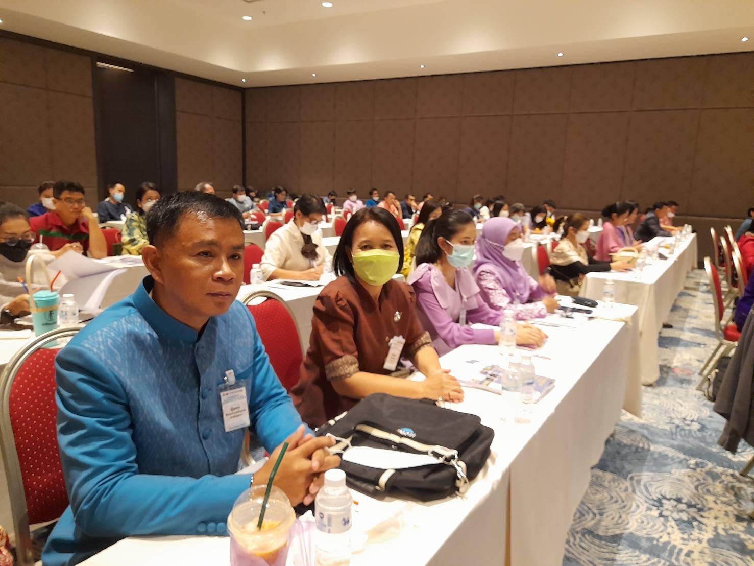 ??พช.ฉะเชิงเทราร่วมประชุมเชิงปฏิบัติการสร้างความเข้าใจการขับเคลื่อนการขจัดความยากจนในระดับพื้นที่