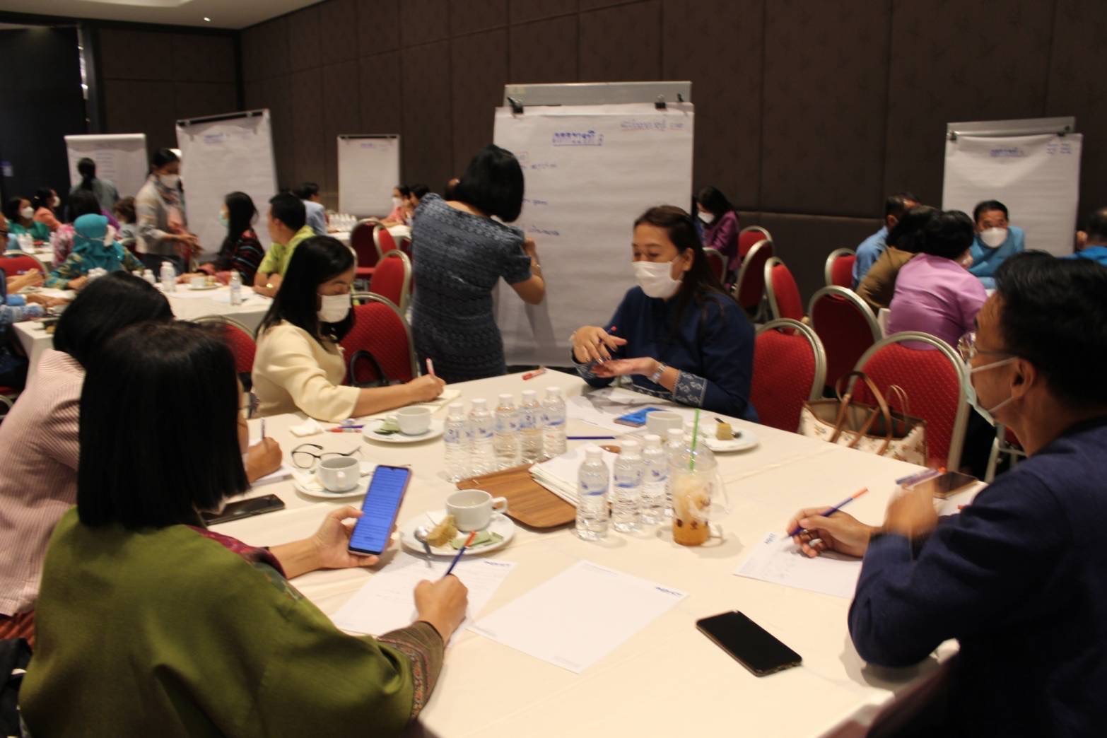 ??พช.ฉะเชิงเทราร่วมประชุมเชิงปฏิบัติการสร้างความเข้าใจการขับเคลื่อนการขจัดความยากจนในระดับพื้นที่