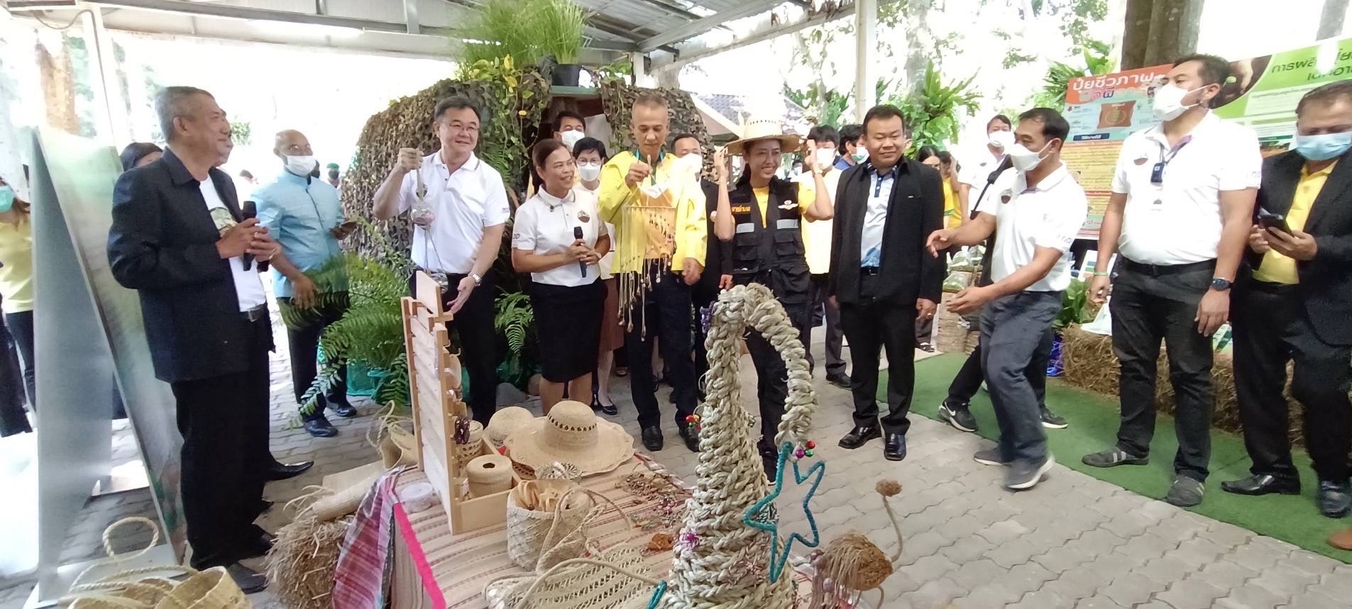 ??พช.ฉะเชิงเทราร่วมงานวันดินโลกปี 2565 “Soils, where food begin : อาหาร ก่อกำเนิด เกิดจากดิน”