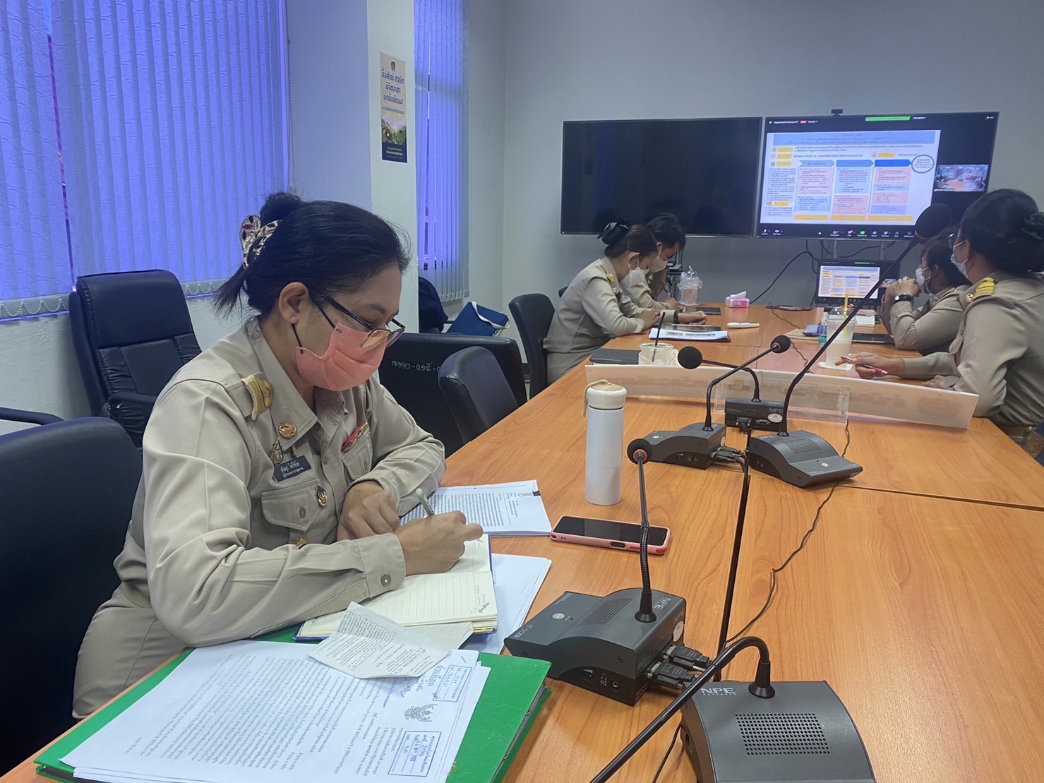 ??พช.ฉะเชิงเทราร่วมประชุมชี้แจงแนวทางการดำเนินงานโครงการสร้างนักขับเคลื่อนยุทธศาสตร์นำการเปลี่ยนแปลง : นักสื่อสารสังคม : ขจัดความยากจน โดยใช้พลังชุมชน