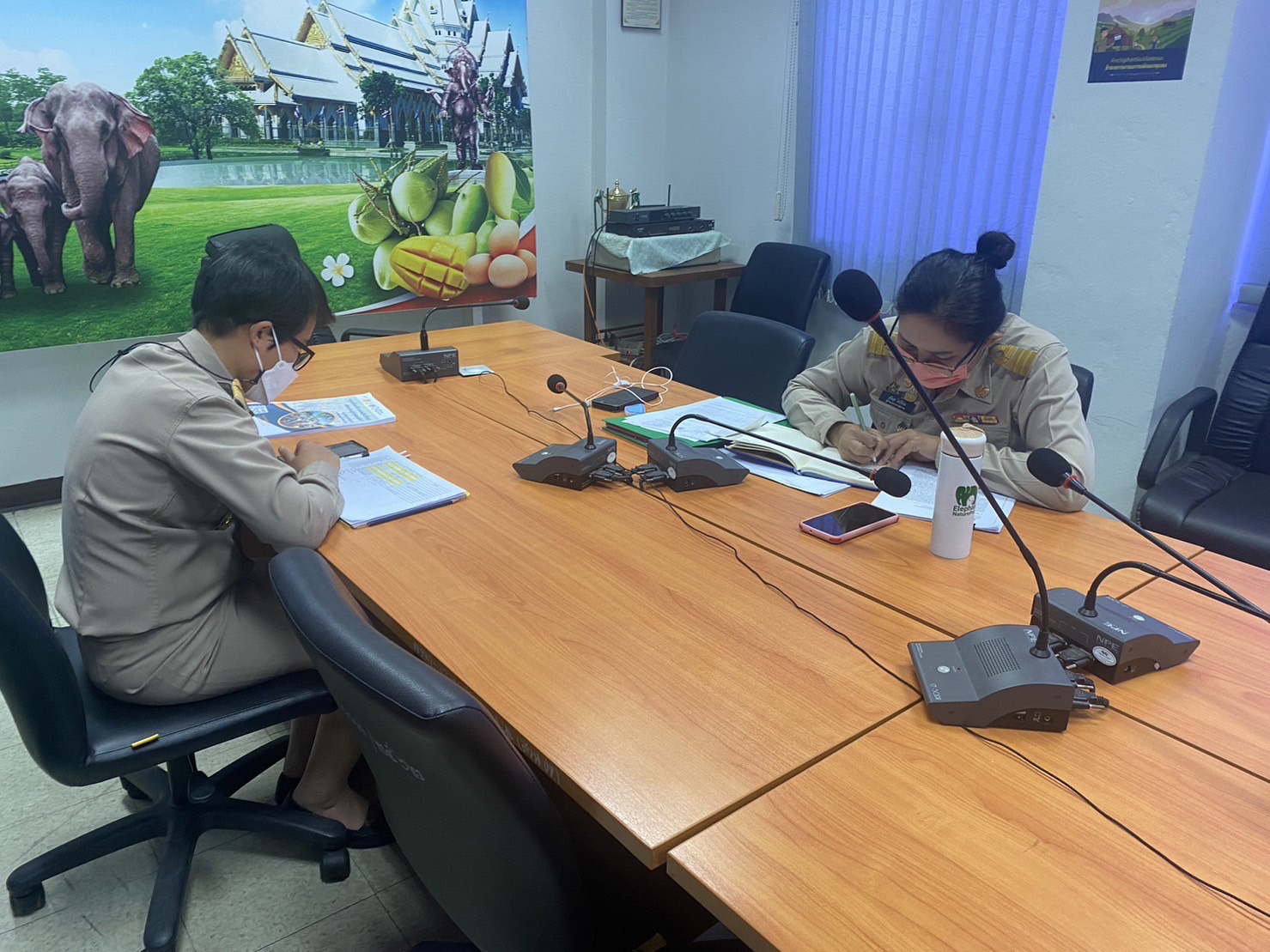 ??พช.ฉะเชิงเทราร่วมประชุมชี้แจงแนวทางการดำเนินงานโครงการสร้างนักขับเคลื่อนยุทธศาสตร์นำการเปลี่ยนแปลง : นักสื่อสารสังคม : ขจัดความยากจน โดยใช้พลังชุมชน