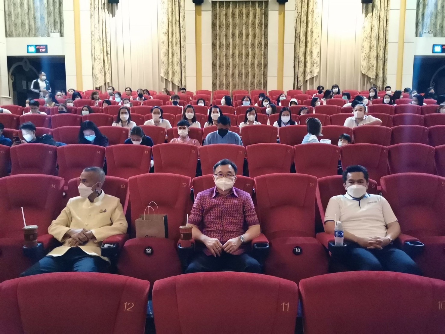 ??พช.ฉะเชิงเทราร่วมรับชมการแสดงโขนภาพยนตร์ HANUMAN White Monkey