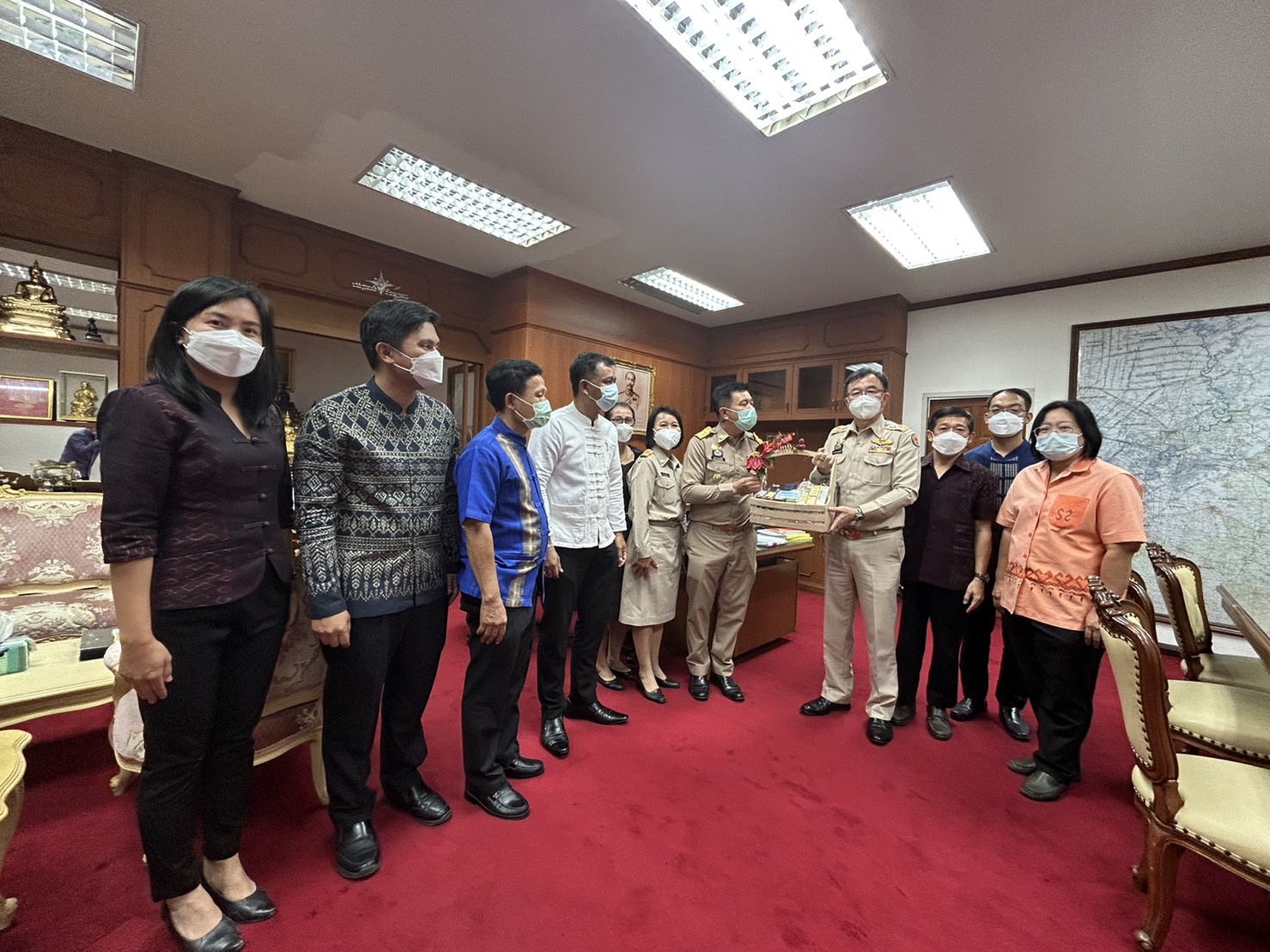 ??ทีมพช.ฉะเชิงเทรา เข้าอวยพรผู้ว่าราชการจังหวัดฉะเชิงเทราเนื่องในโอกาสวันขึ้นปีใหม่ พ.ศ.2566