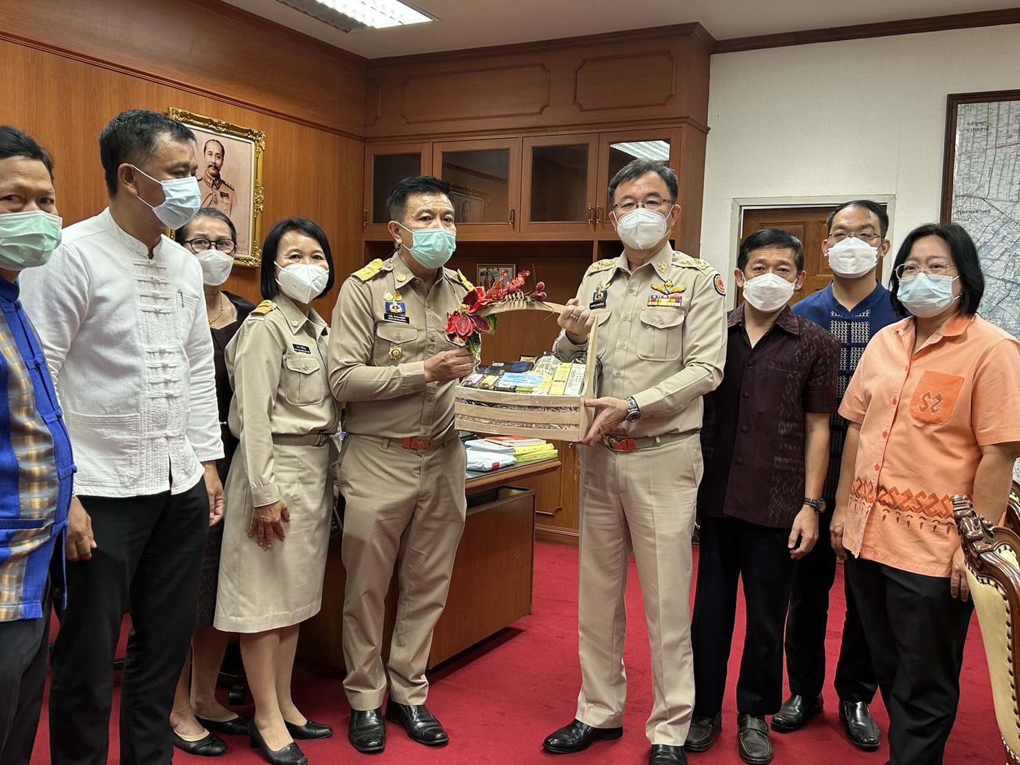 ??ทีมพช.ฉะเชิงเทรา เข้าอวยพรผู้ว่าราชการจังหวัดฉะเชิงเทราเนื่องในโอกาสวันขึ้นปีใหม่ พ.ศ.2566