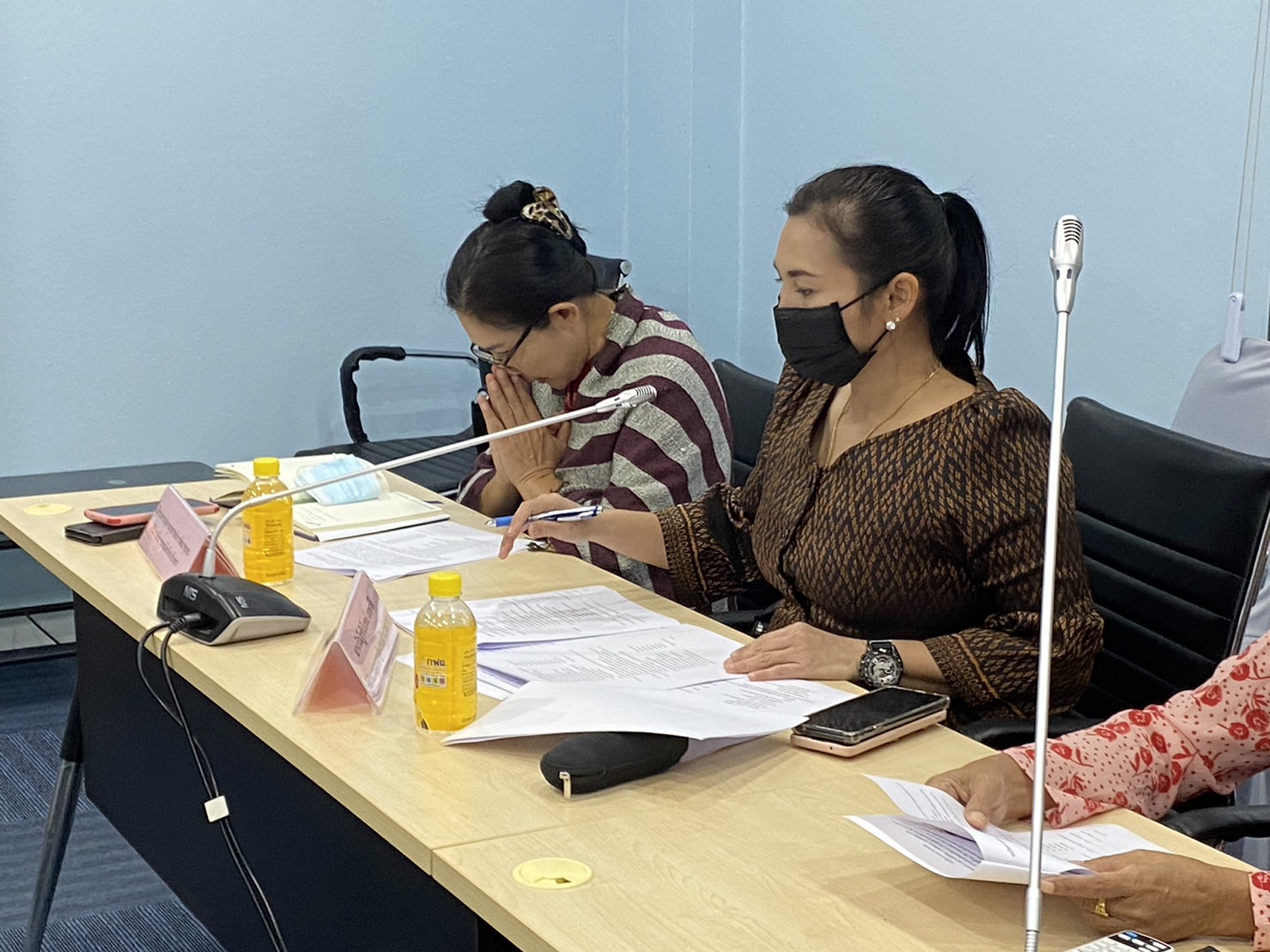 พช.ฉะเชิงเทราร่วมประชุมหารือการขับเคลื่อนงานรวมมน้ำใจ​แม่บ้านมหาดไทยจังหวัดฉะเชิงเทรา​ “สาวโรงงานใส่ผ้าไทยให้สนุก”