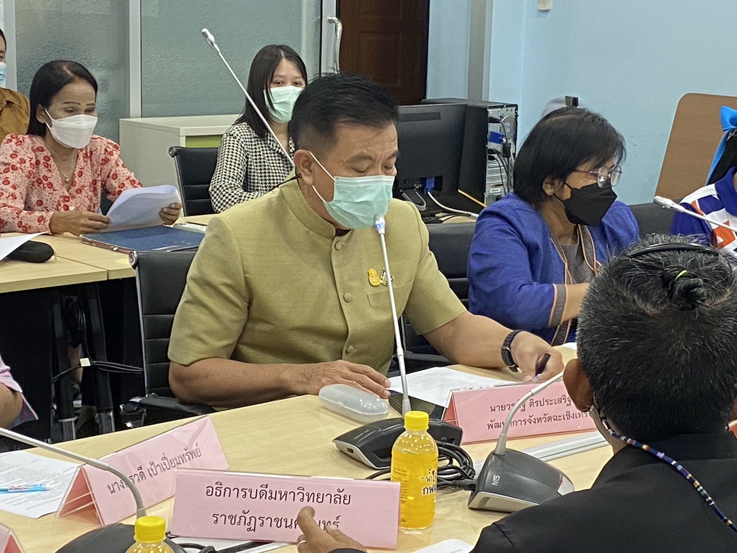 พช.ฉะเชิงเทราร่วมประชุมหารือการขับเคลื่อนงานรวมมน้ำใจ​แม่บ้านมหาดไทยจังหวัดฉะเชิงเทรา​ “สาวโรงงานใส่ผ้าไทยให้สนุก”