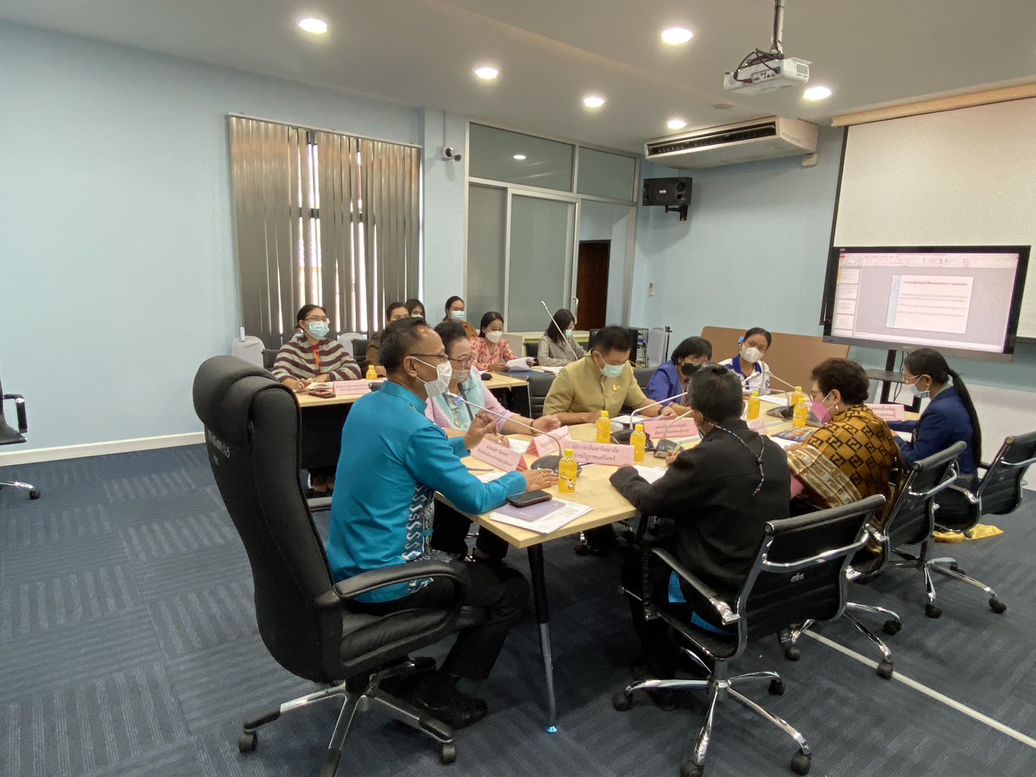 พช.ฉะเชิงเทราร่วมประชุมหารือการขับเคลื่อนงานรวมมน้ำใจ​แม่บ้านมหาดไทยจังหวัดฉะเชิงเทรา​ “สาวโรงงานใส่ผ้าไทยให้สนุก”