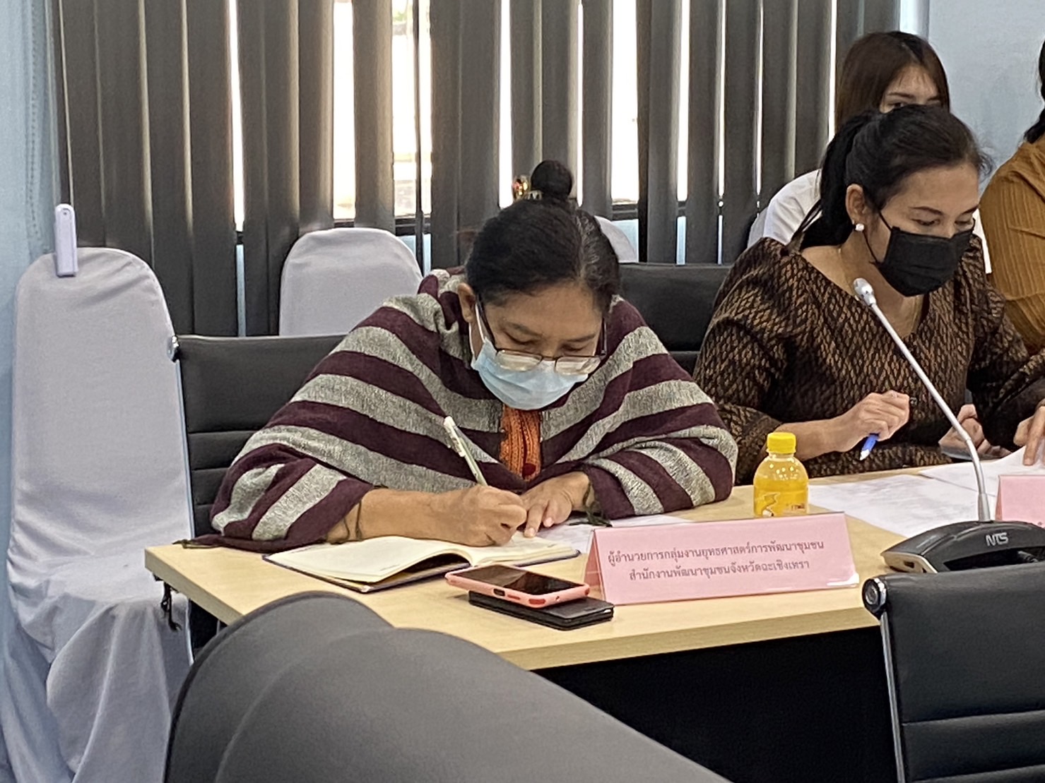 พช.ฉะเชิงเทราร่วมประชุมหารือการขับเคลื่อนงานรวมมน้ำใจ​แม่บ้านมหาดไทยจังหวัดฉะเชิงเทรา​ “สาวโรงงานใส่ผ้าไทยให้สนุก”