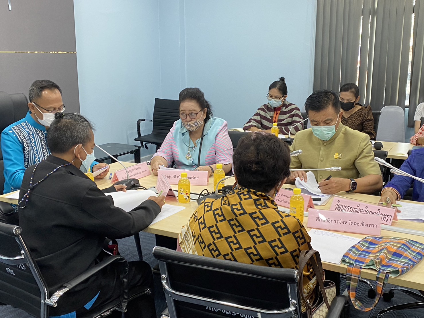 พช.ฉะเชิงเทราร่วมประชุมหารือการขับเคลื่อนงานรวมมน้ำใจ​แม่บ้านมหาดไทยจังหวัดฉะเชิงเทรา​ “สาวโรงงานใส่ผ้าไทยให้สนุก”