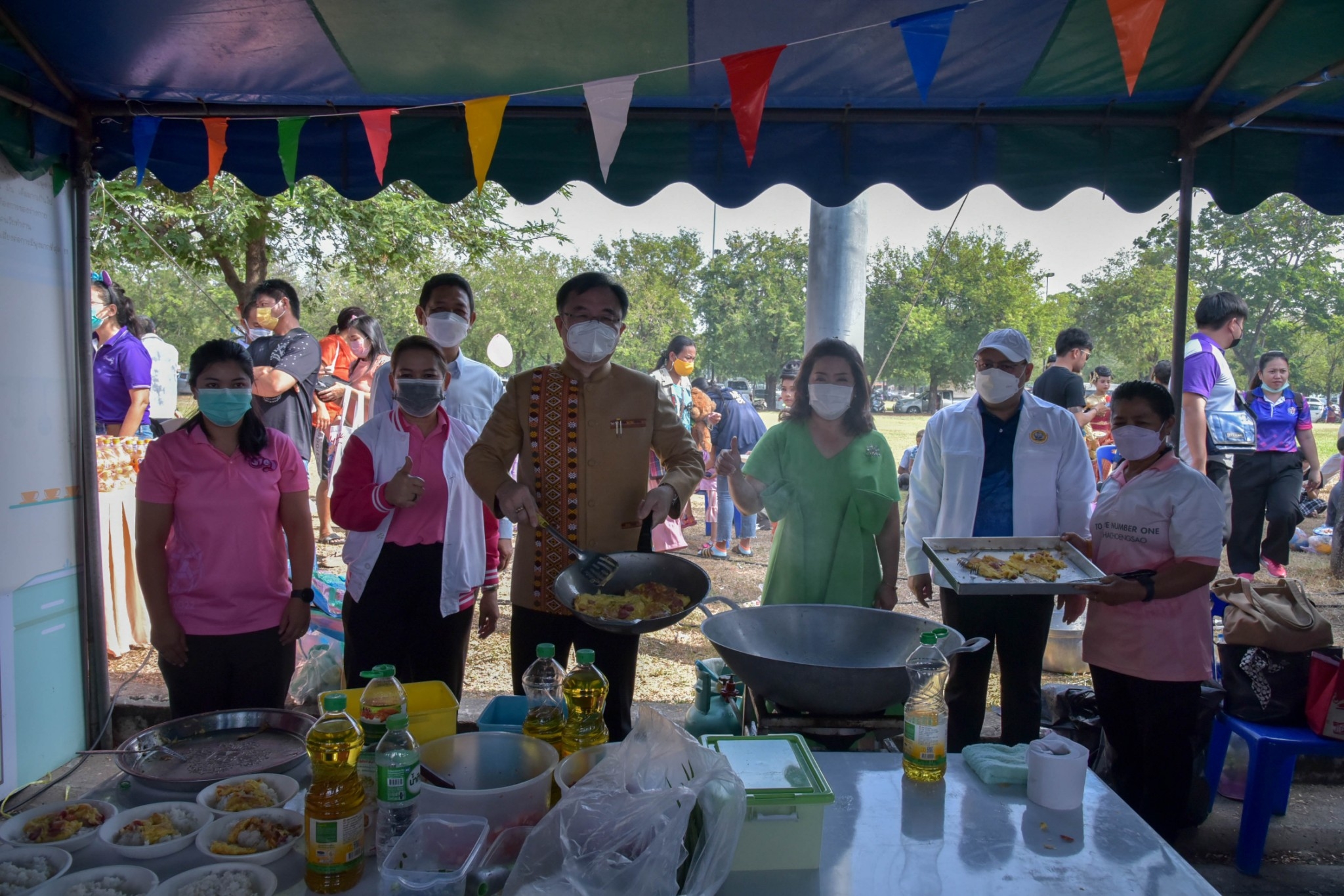 ?? พช. ฉะเชิงเทรา ร่วมงานฉลองวันเด็กแห่งชาติ ส่งมอบทุนพัฒนาเด็กชนบทฯ 30,000 บาท !!