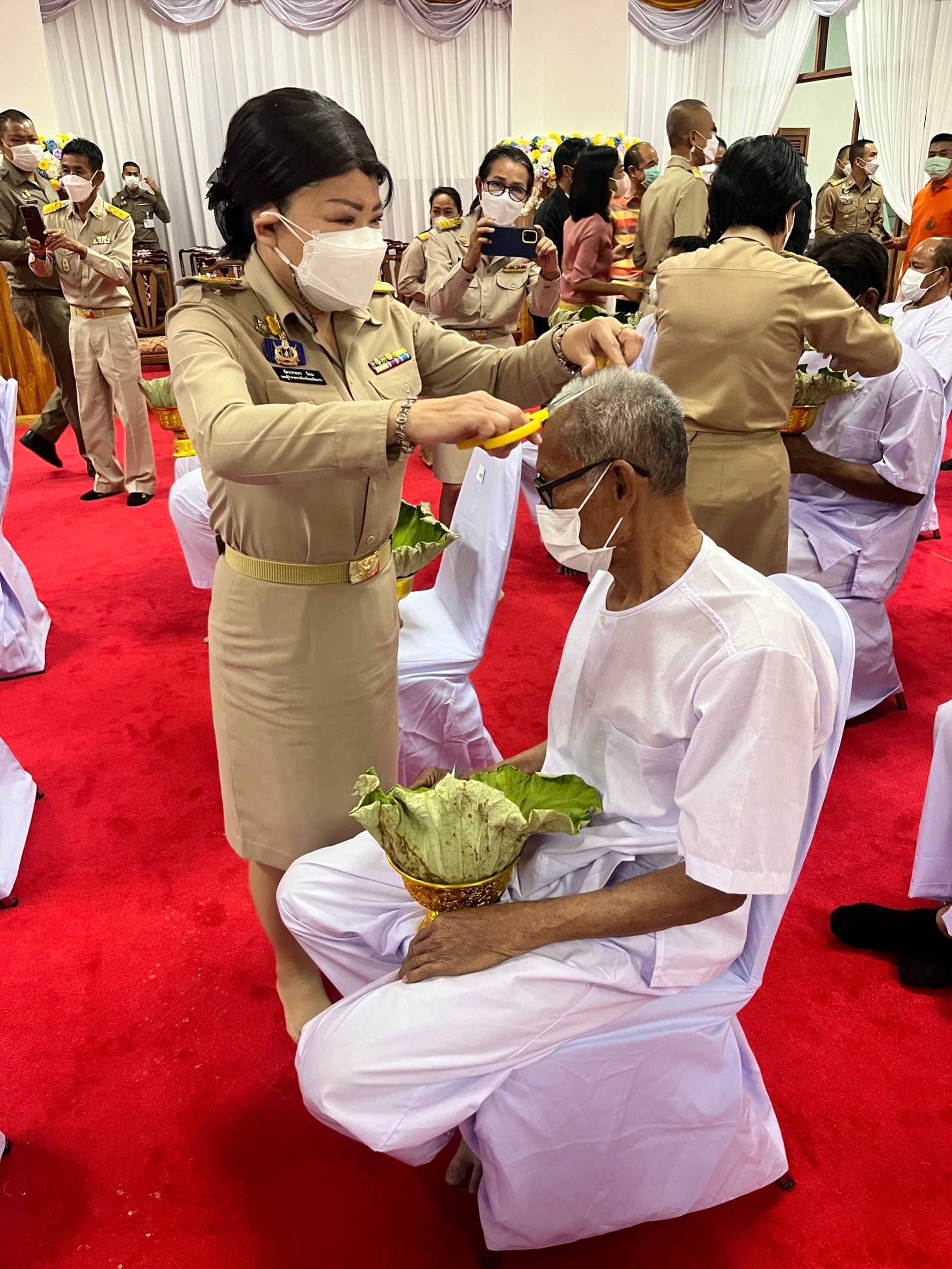 ??พช. ฉะเชิงเทรา ร่วมพิธีบรรพชาอุปสมบท 99 รูป ถวายพระพรชัยมงคล แด่สมเด็จพระเจ้าลูกเธอ เจ้าฟ้าพัชรกิติยาภาฯ