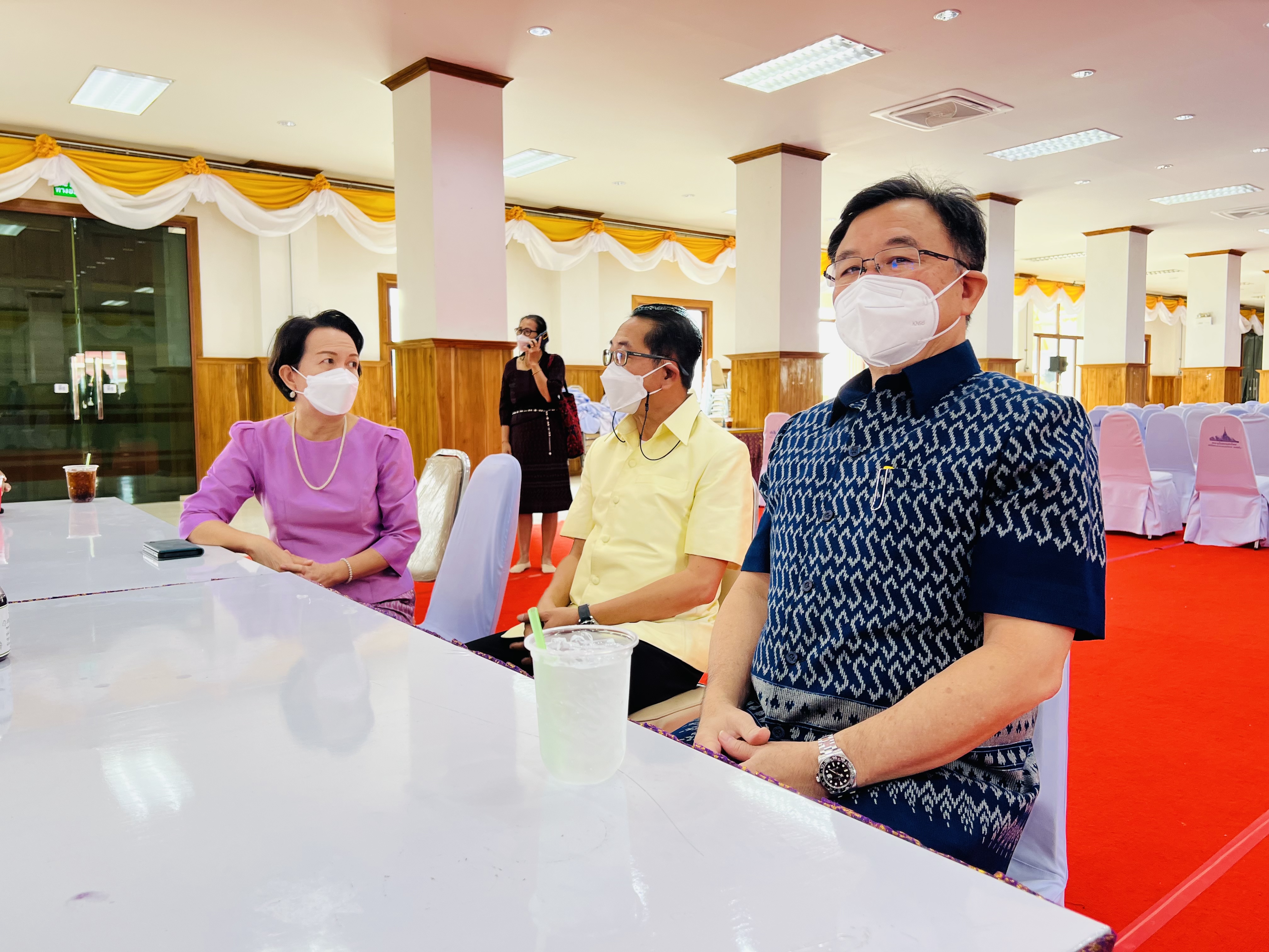 ??พช. ฉะเชิงเทรา ร่วมเป็นเจ้าภาพถวายปัจจัย ในพิธีบรรพชาอุปสมบท 99 รูป ถวายพระพรชัยมงคล แด่สมเด็จพระเจ้าลูกเธอ เจ้าฟ้าพัชรกิติยาภาฯ