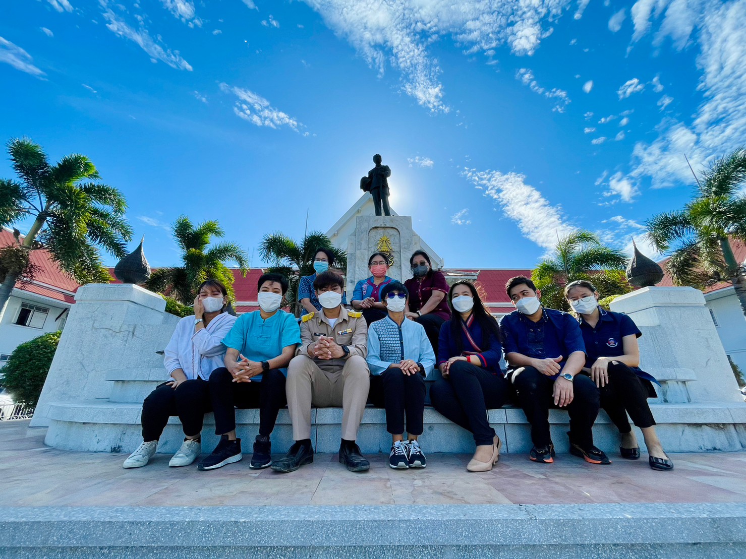 ??พช. ฉะเชิงเทรา ต้อนรับน้องใหม่ สักการะสิ่งศักดิ์สิทธิ์ ศาลากลางจังหวัดฉะเชิงเทรา