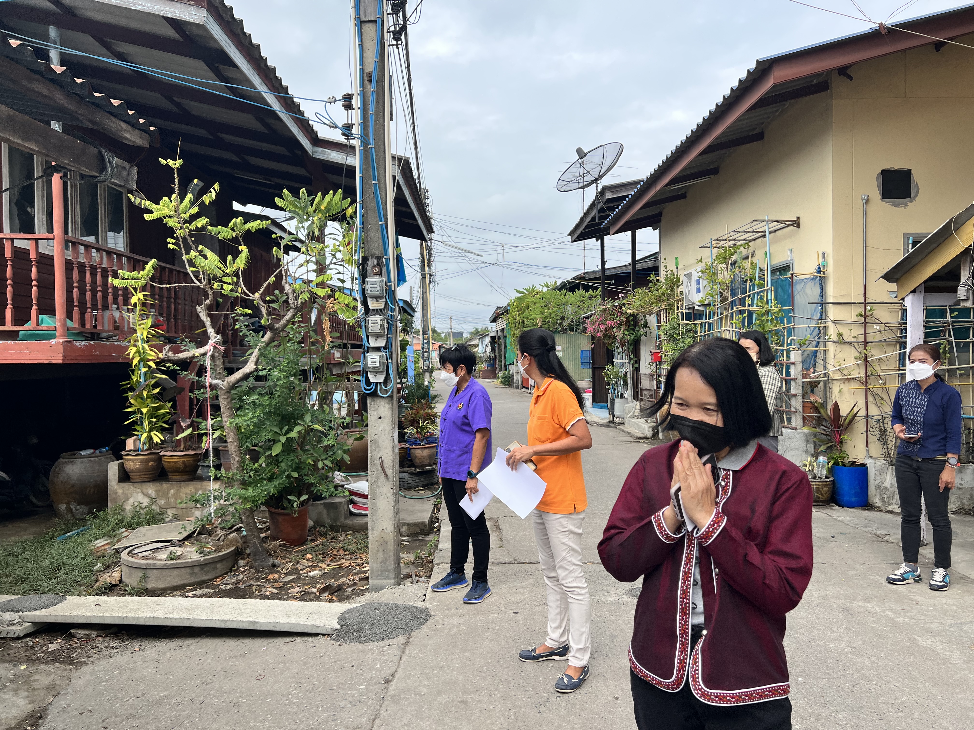 ??พช. ฉะเชิงเทรา ลงพื้นที่เตรียมความพร้อมส่งมอบบ้านโครงการบ้านห่วงใยจากใจ GLO ประจำปี 2565