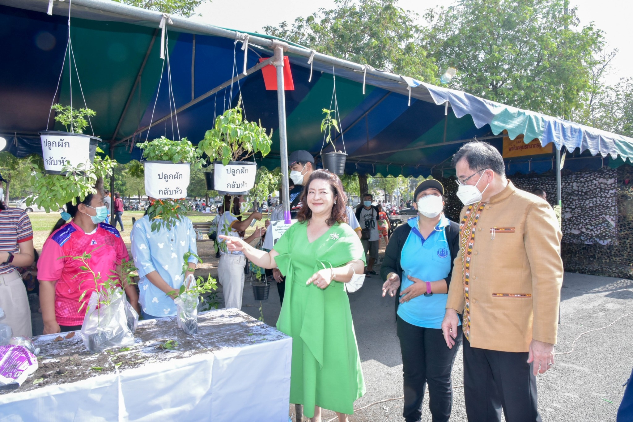 ?? พช. ฉะเชิงเทรา ร่วมงานฉลองวันเด็กแห่งชาติ ส่งมอบทุนพัฒนาเด็กชนบทฯ 30,000 บาท !!