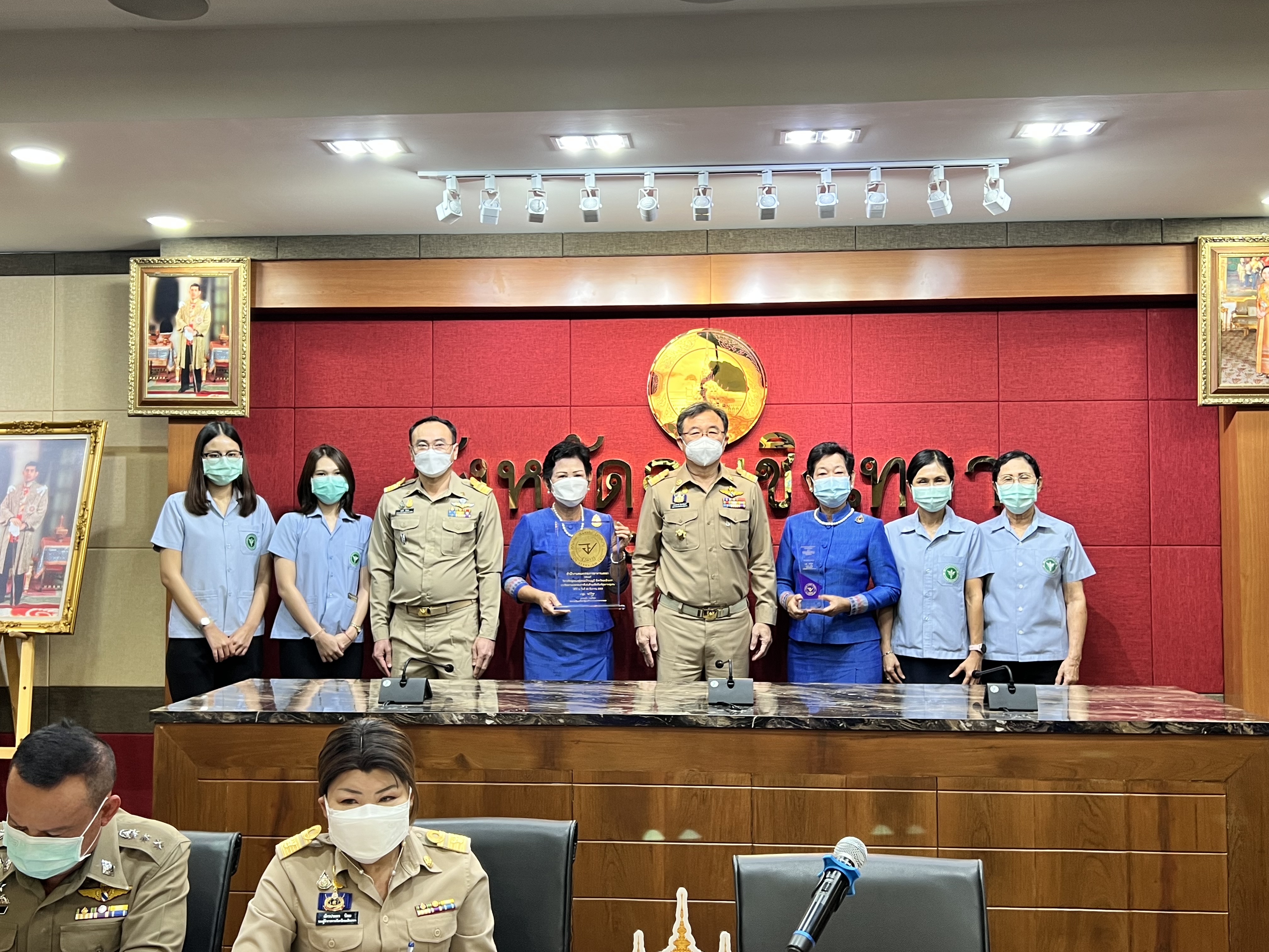 ??พช. แปดริ้วร่วมประชุมหัวหน้าส่วนจังหวัด – เชิดชูเกียรติ สารสนเทศตำบลต้นแบบ ตำบลท่าข้าม อำเภอบางปะกง