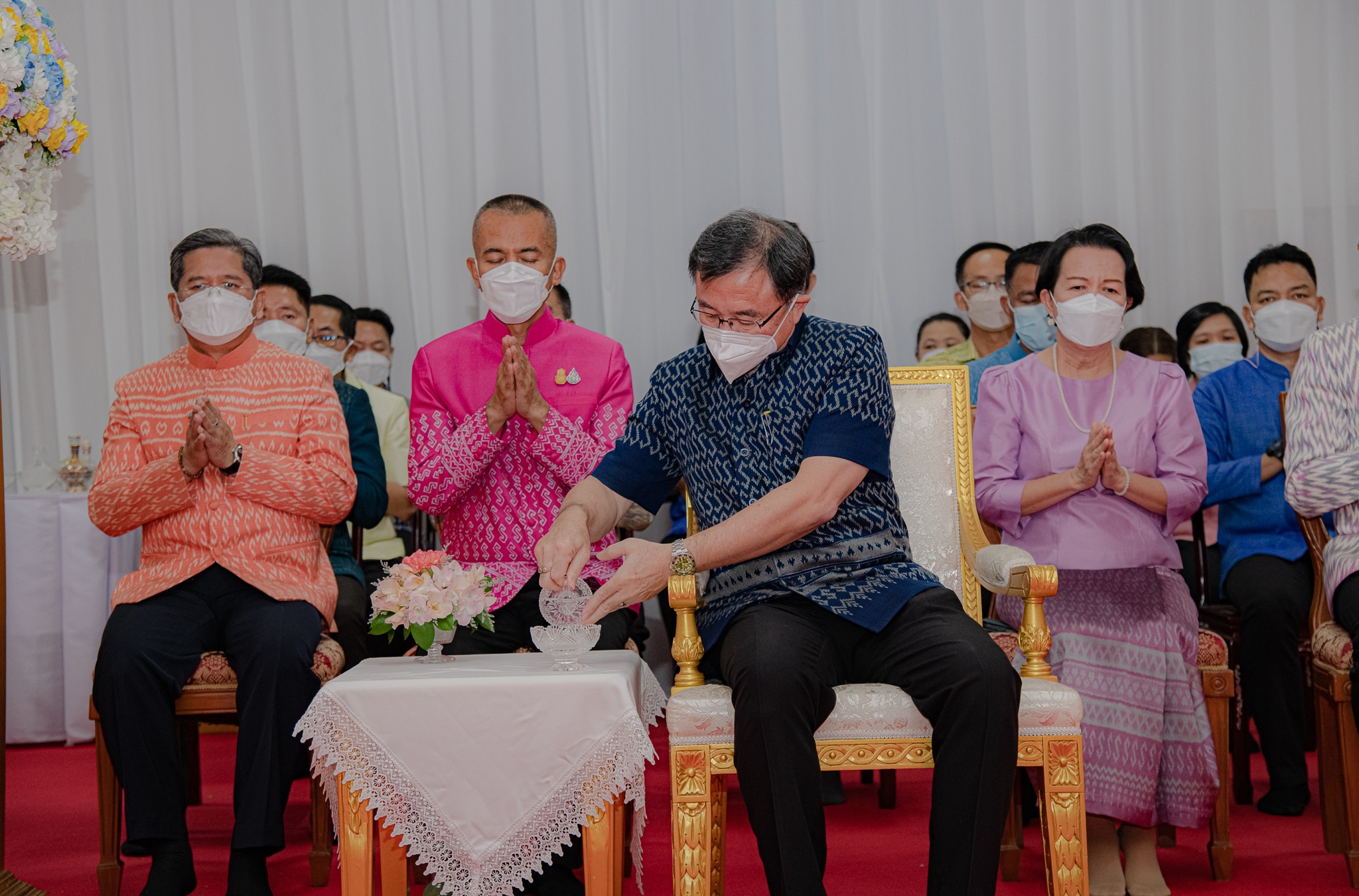 ??พช. ฉะเชิงเทรา ร่วมเป็นเจ้าภาพถวายปัจจัย ในพิธีบรรพชาอุปสมบท 99 รูป ถวายพระพรชัยมงคล แด่สมเด็จพระเจ้าลูกเธอ เจ้าฟ้าพัชรกิติยาภาฯ