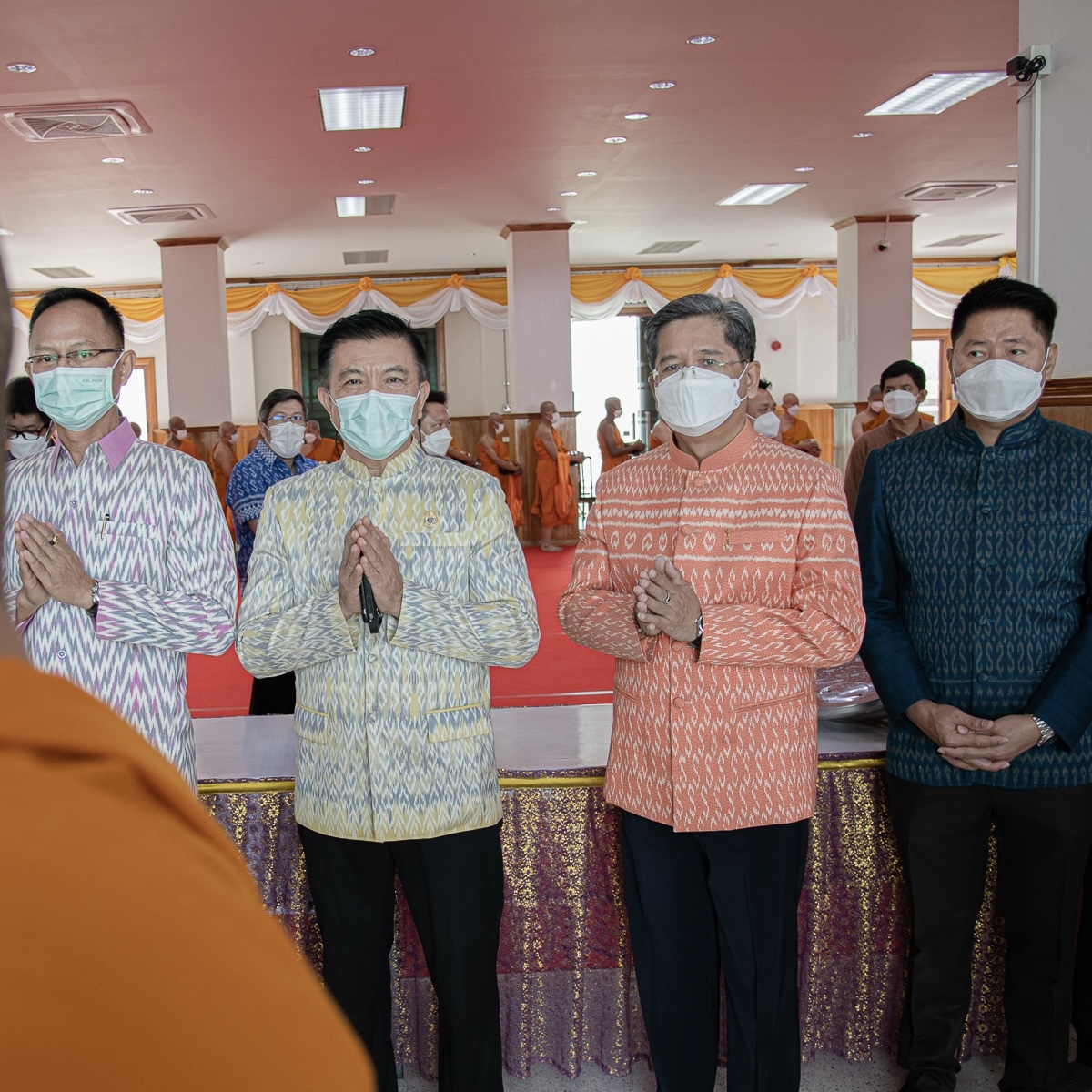 ??พช. ฉะเชิงเทรา ร่วมเป็นเจ้าภาพถวายปัจจัย ในพิธีบรรพชาอุปสมบท 99 รูป ถวายพระพรชัยมงคล แด่สมเด็จพระเจ้าลูกเธอ เจ้าฟ้าพัชรกิติยาภาฯ