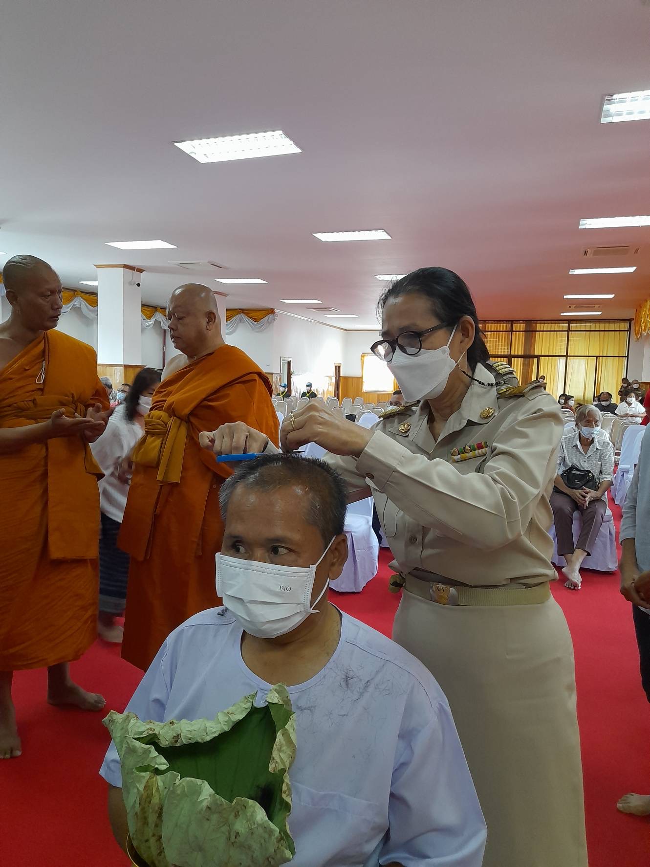 ??พช. ฉะเชิงเทรา ร่วมพิธีบรรพชาอุปสมบท 99 รูป ถวายพระพรชัยมงคล แด่สมเด็จพระเจ้าลูกเธอ เจ้าฟ้าพัชรกิติยาภาฯ