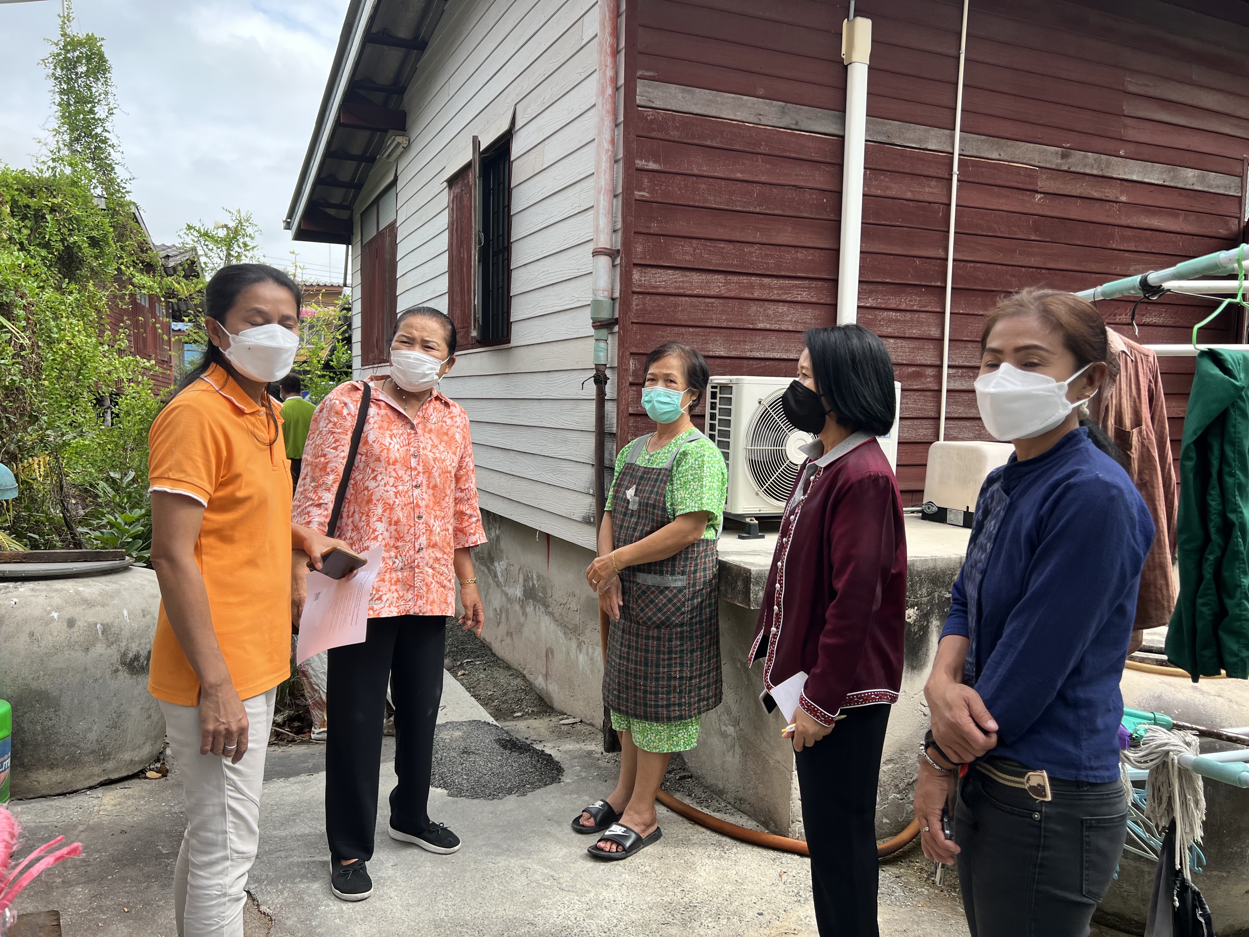 ??พช. ฉะเชิงเทรา ลงพื้นที่เตรียมความพร้อมส่งมอบบ้านโครงการบ้านห่วงใยจากใจ GLO ประจำปี 2565