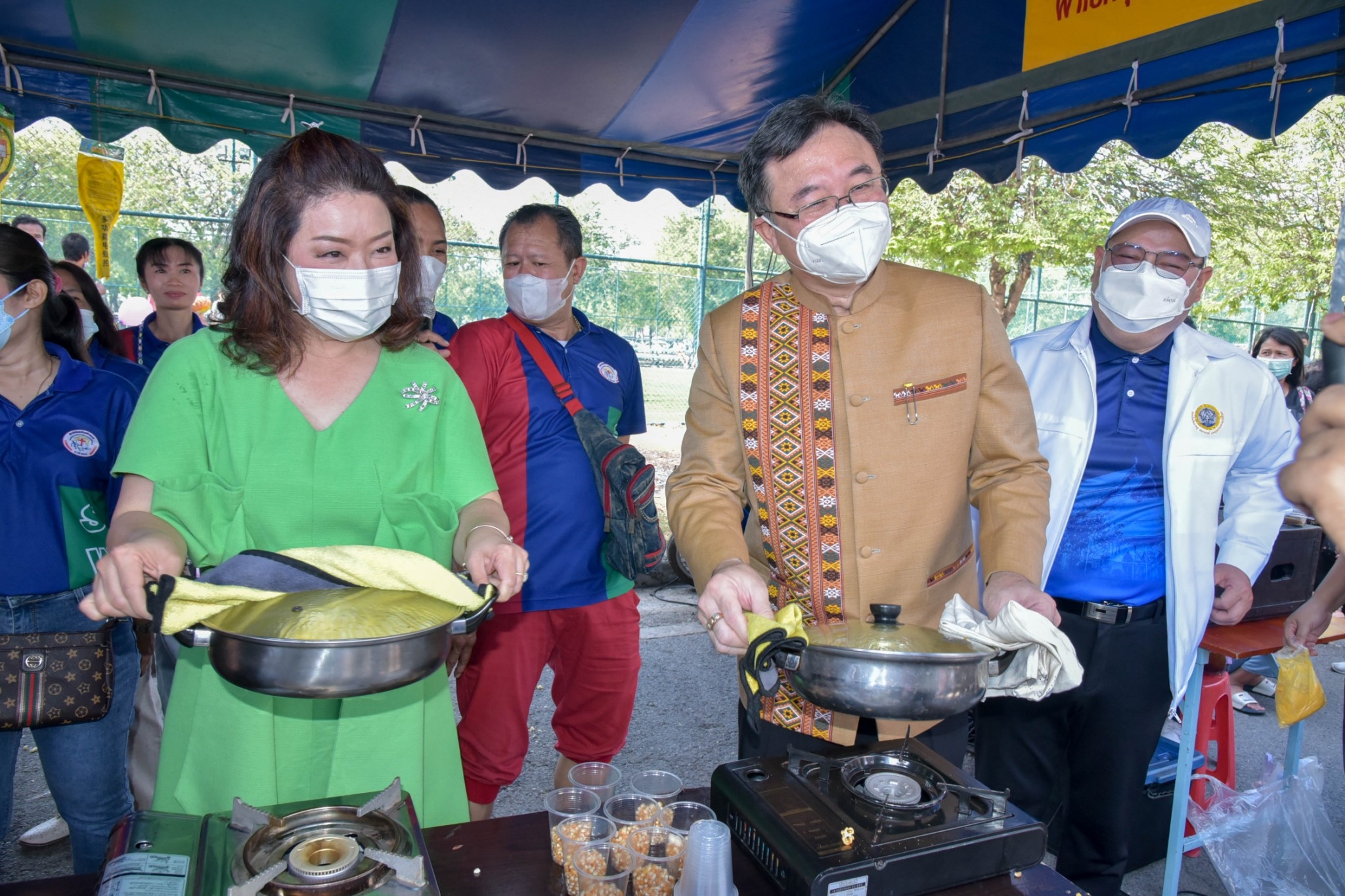 ?? พช. ฉะเชิงเทรา ร่วมงานฉลองวันเด็กแห่งชาติ ส่งมอบทุนพัฒนาเด็กชนบทฯ 30,000 บาท !!