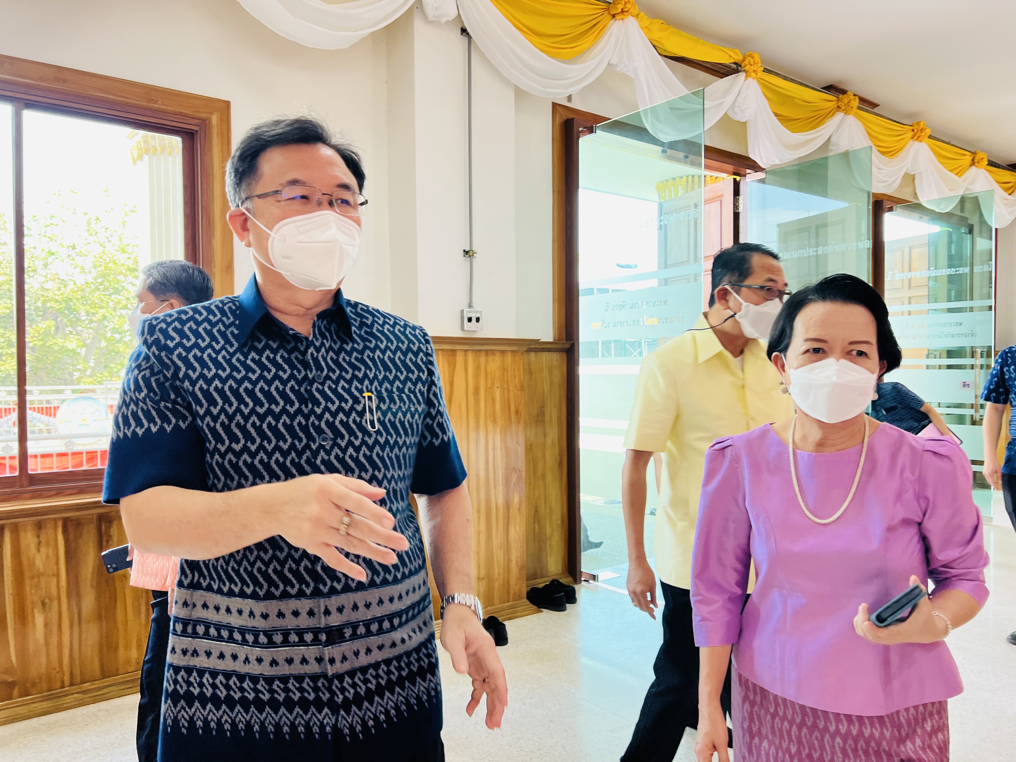 ??พช. ฉะเชิงเทรา ร่วมเป็นเจ้าภาพถวายปัจจัย ในพิธีบรรพชาอุปสมบท 99 รูป ถวายพระพรชัยมงคล แด่สมเด็จพระเจ้าลูกเธอ เจ้าฟ้าพัชรกิติยาภาฯ