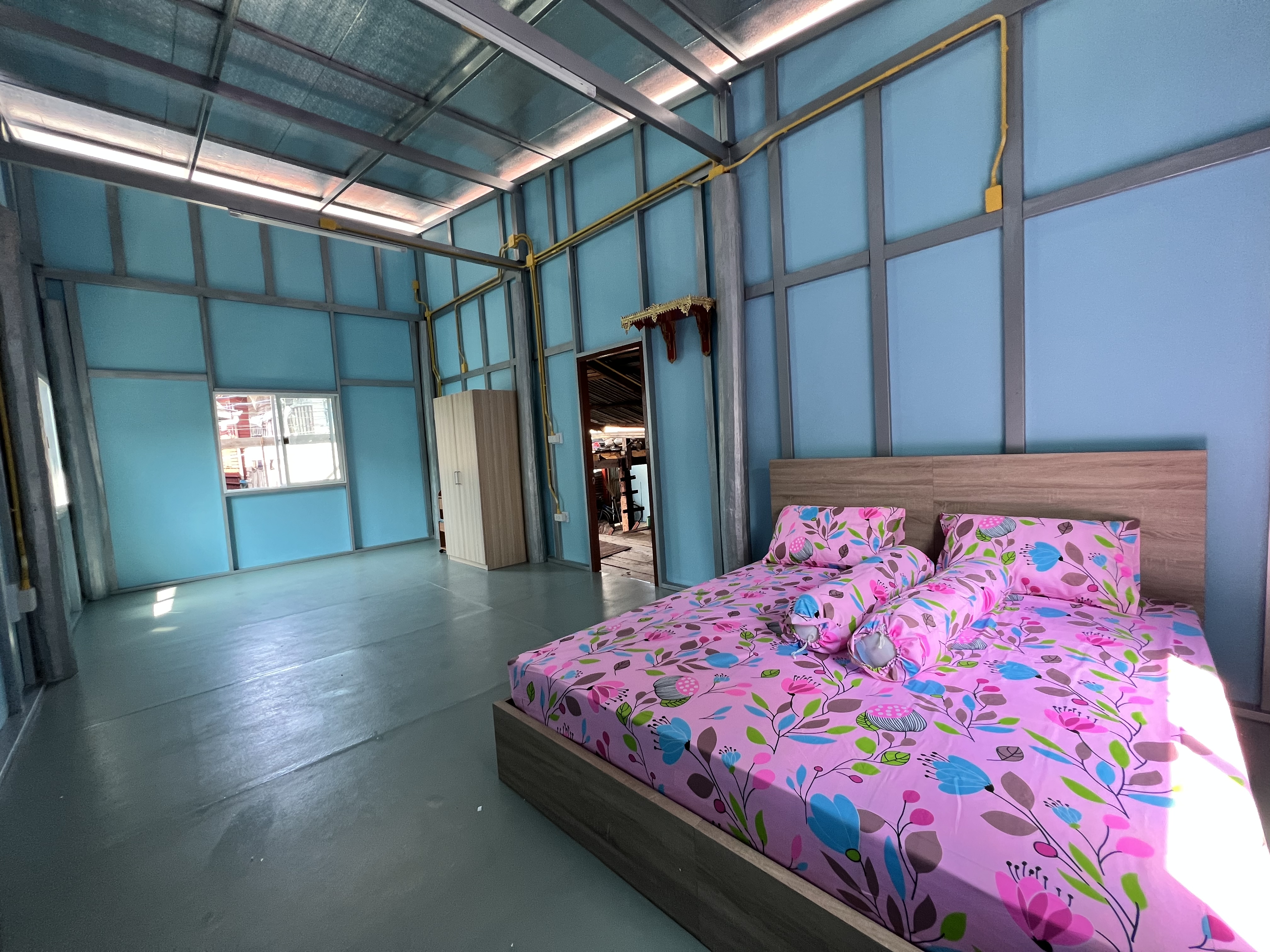 ??พช. ฉะเชิงเทรา เตรียมความพร้อมส่งมอบบ้าน GLO และติดตามการดำเนินงาน จปฐ.