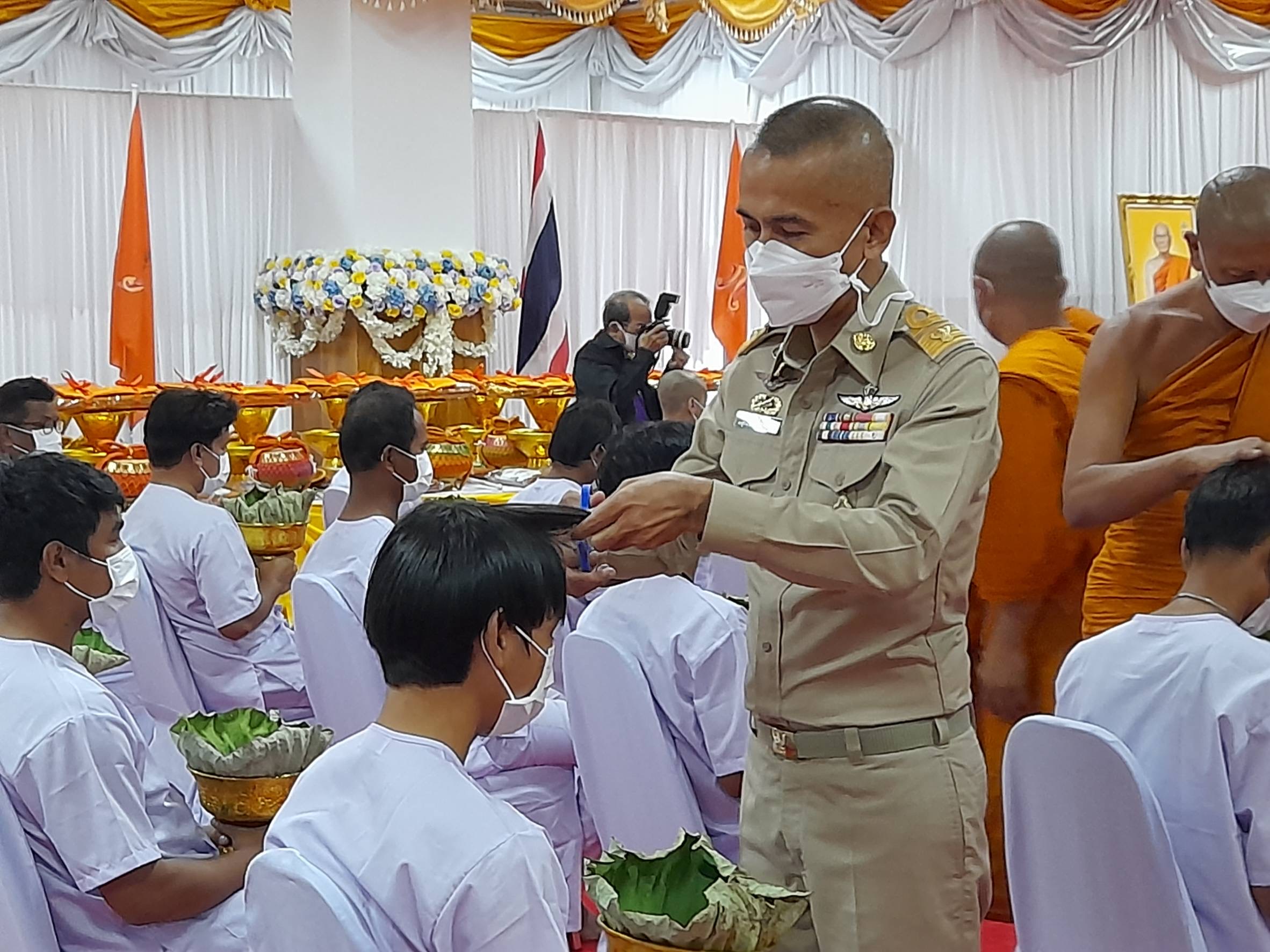 ??พช. ฉะเชิงเทรา ร่วมพิธีบรรพชาอุปสมบท 99 รูป ถวายพระพรชัยมงคล แด่สมเด็จพระเจ้าลูกเธอ เจ้าฟ้าพัชรกิติยาภาฯ