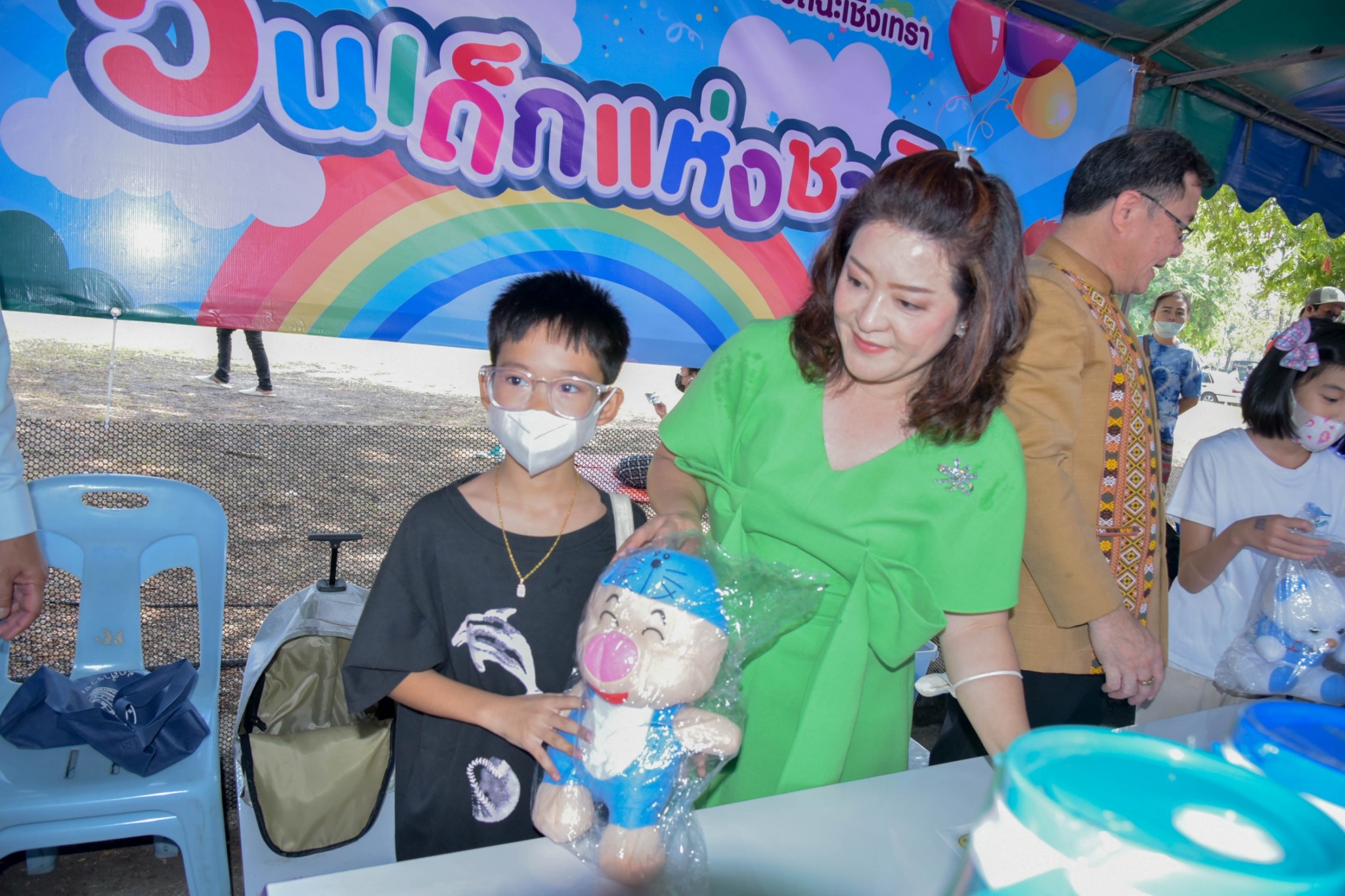 ?? พช. ฉะเชิงเทรา ร่วมงานฉลองวันเด็กแห่งชาติ ส่งมอบทุนพัฒนาเด็กชนบทฯ 30,000 บาท !!