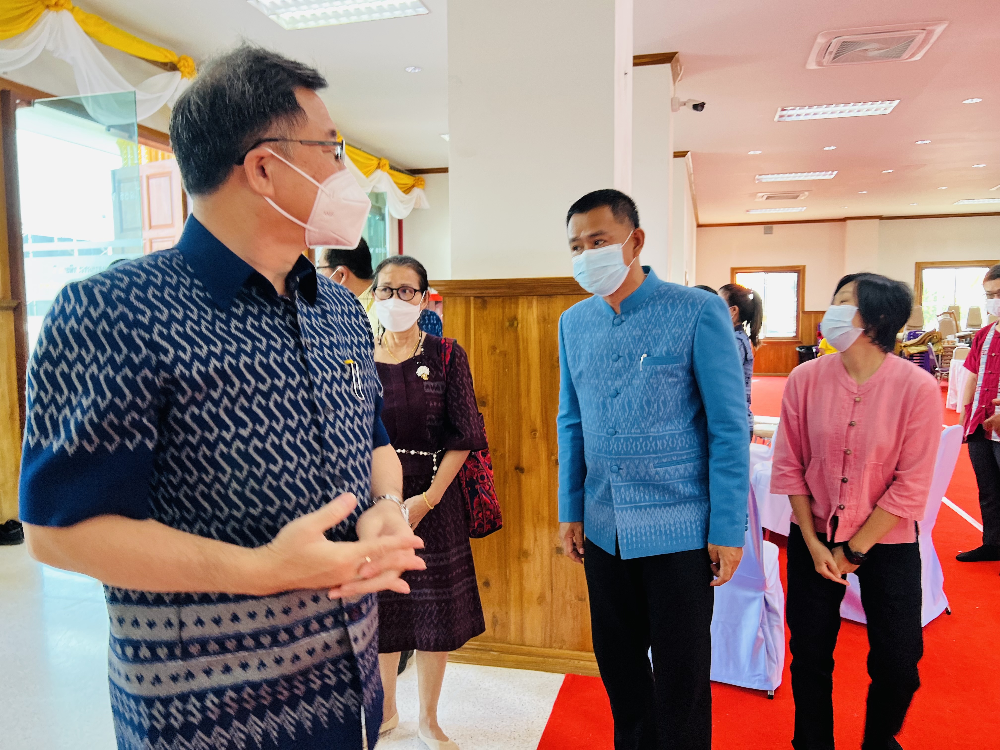 ??พช. ฉะเชิงเทรา ร่วมเป็นเจ้าภาพถวายปัจจัย ในพิธีบรรพชาอุปสมบท 99 รูป ถวายพระพรชัยมงคล แด่สมเด็จพระเจ้าลูกเธอ เจ้าฟ้าพัชรกิติยาภาฯ