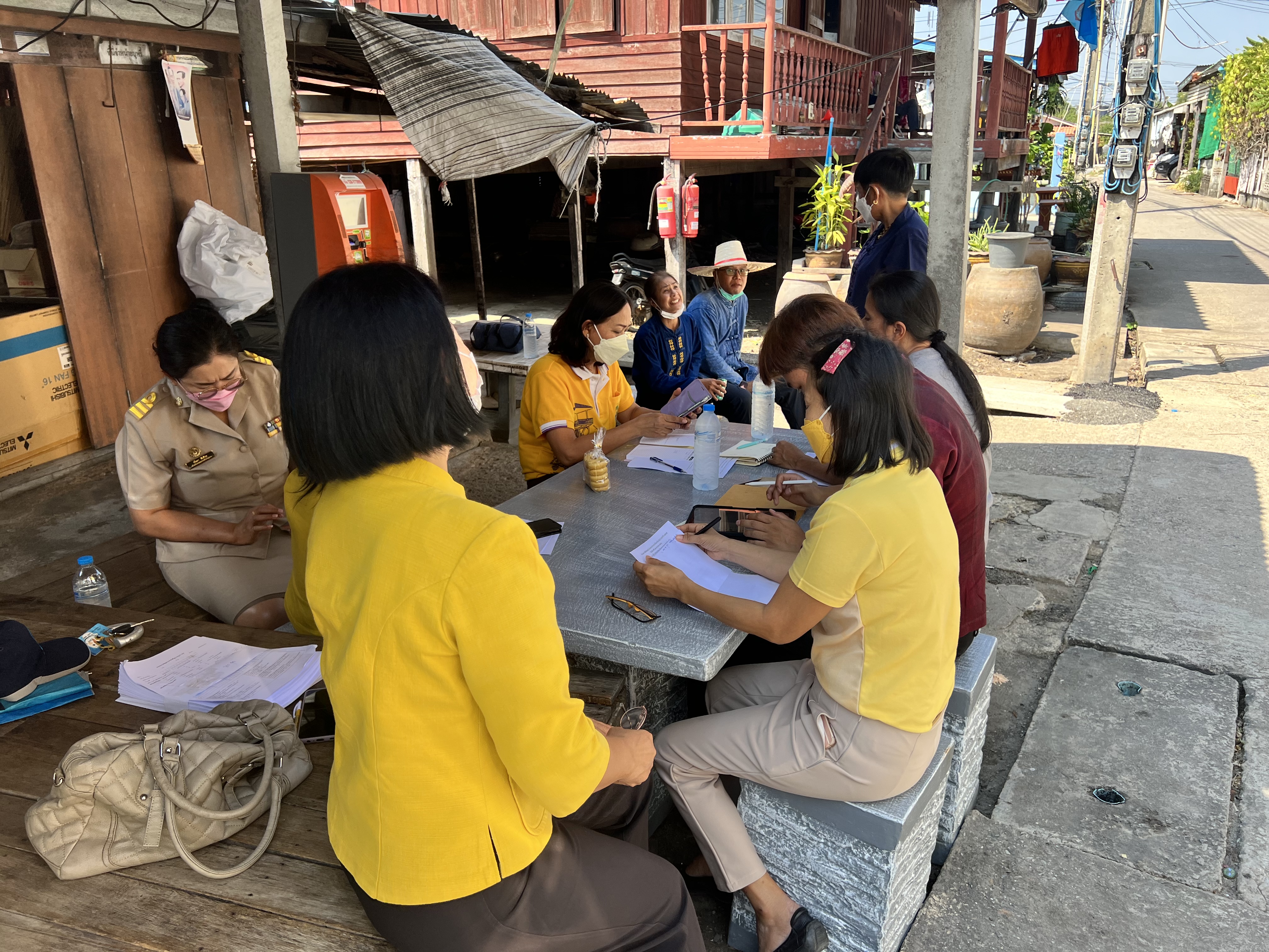 ??พช. ฉะเชิงเทรา เตรียมความพร้อมส่งมอบบ้าน GLO และติดตามการดำเนินงาน จปฐ.