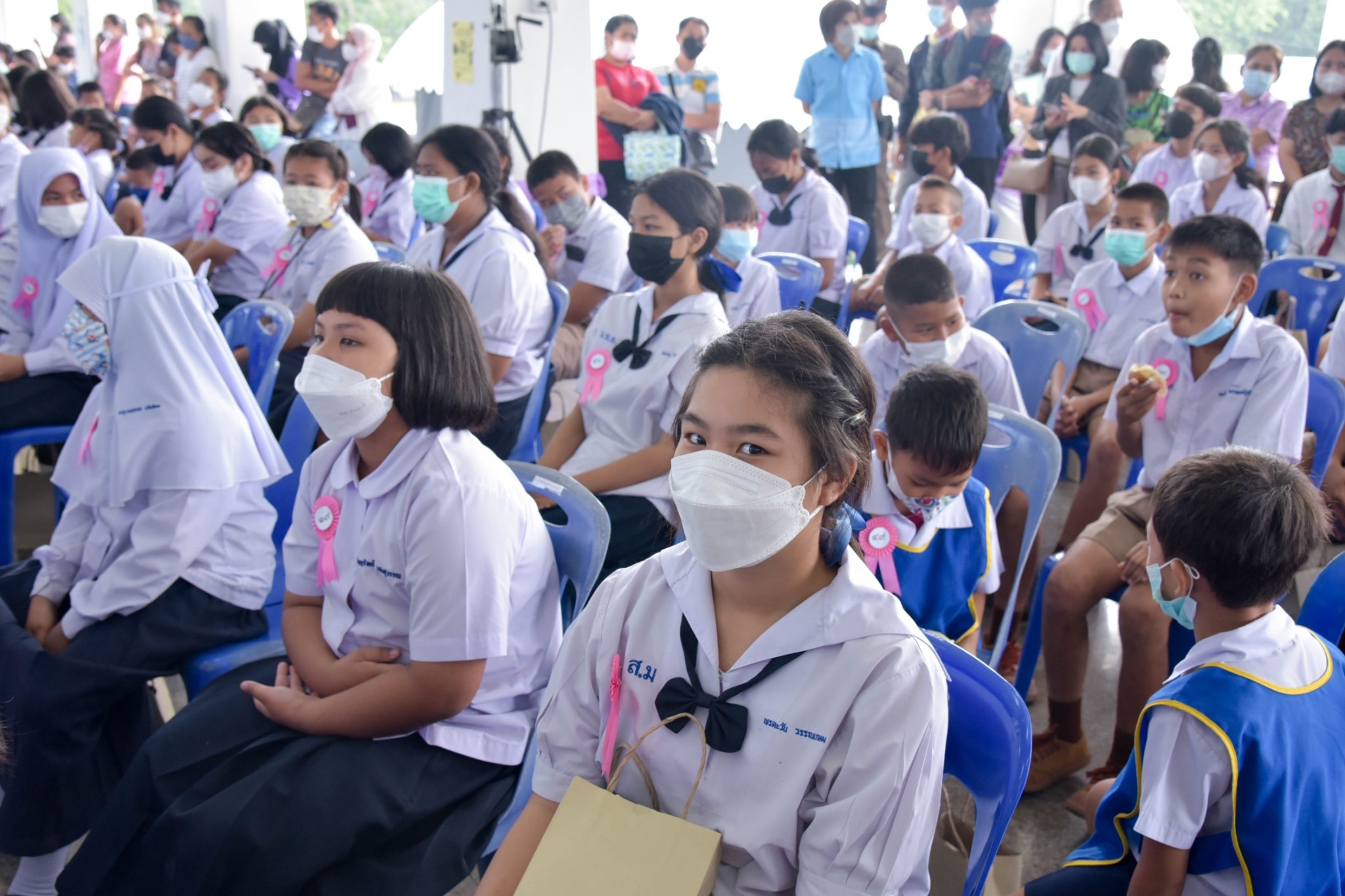 ?? พช. ฉะเชิงเทรา ร่วมงานฉลองวันเด็กแห่งชาติ ส่งมอบทุนพัฒนาเด็กชนบทฯ 30,000 บาท !!