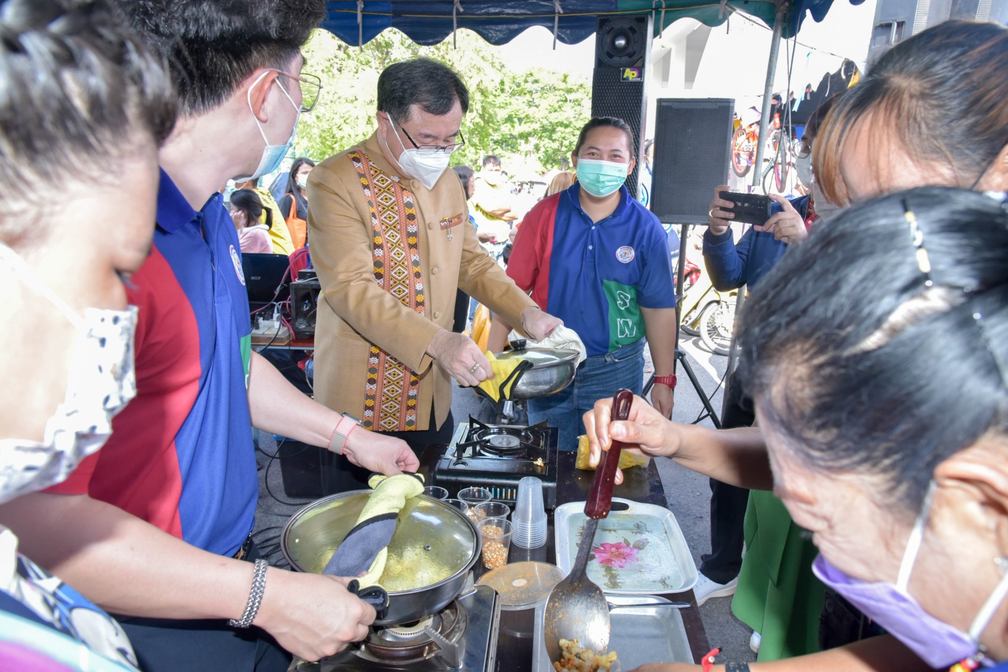 ?? พช. ฉะเชิงเทรา ร่วมงานฉลองวันเด็กแห่งชาติ ส่งมอบทุนพัฒนาเด็กชนบทฯ 30,000 บาท !!