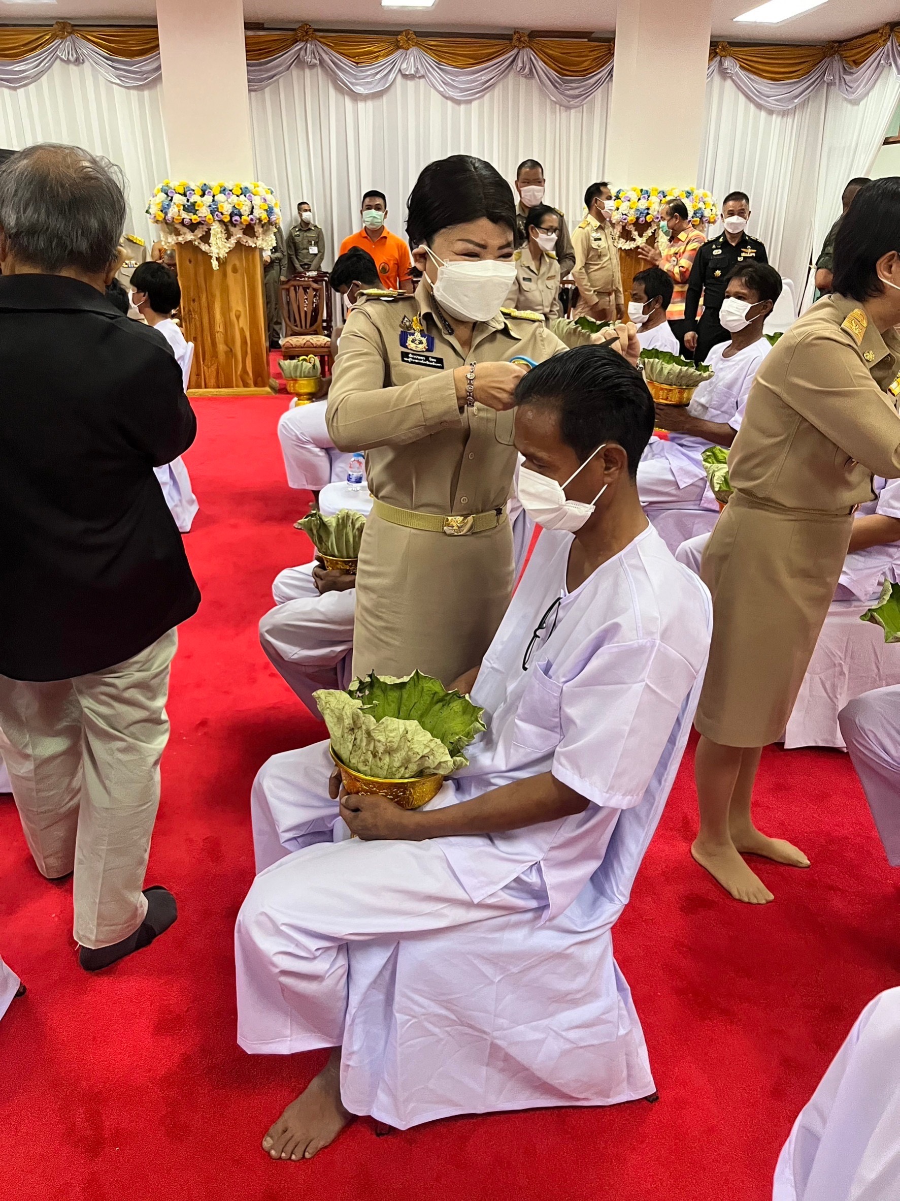 ??พช. ฉะเชิงเทรา ร่วมพิธีบรรพชาอุปสมบท 99 รูป ถวายพระพรชัยมงคล แด่สมเด็จพระเจ้าลูกเธอ เจ้าฟ้าพัชรกิติยาภาฯ