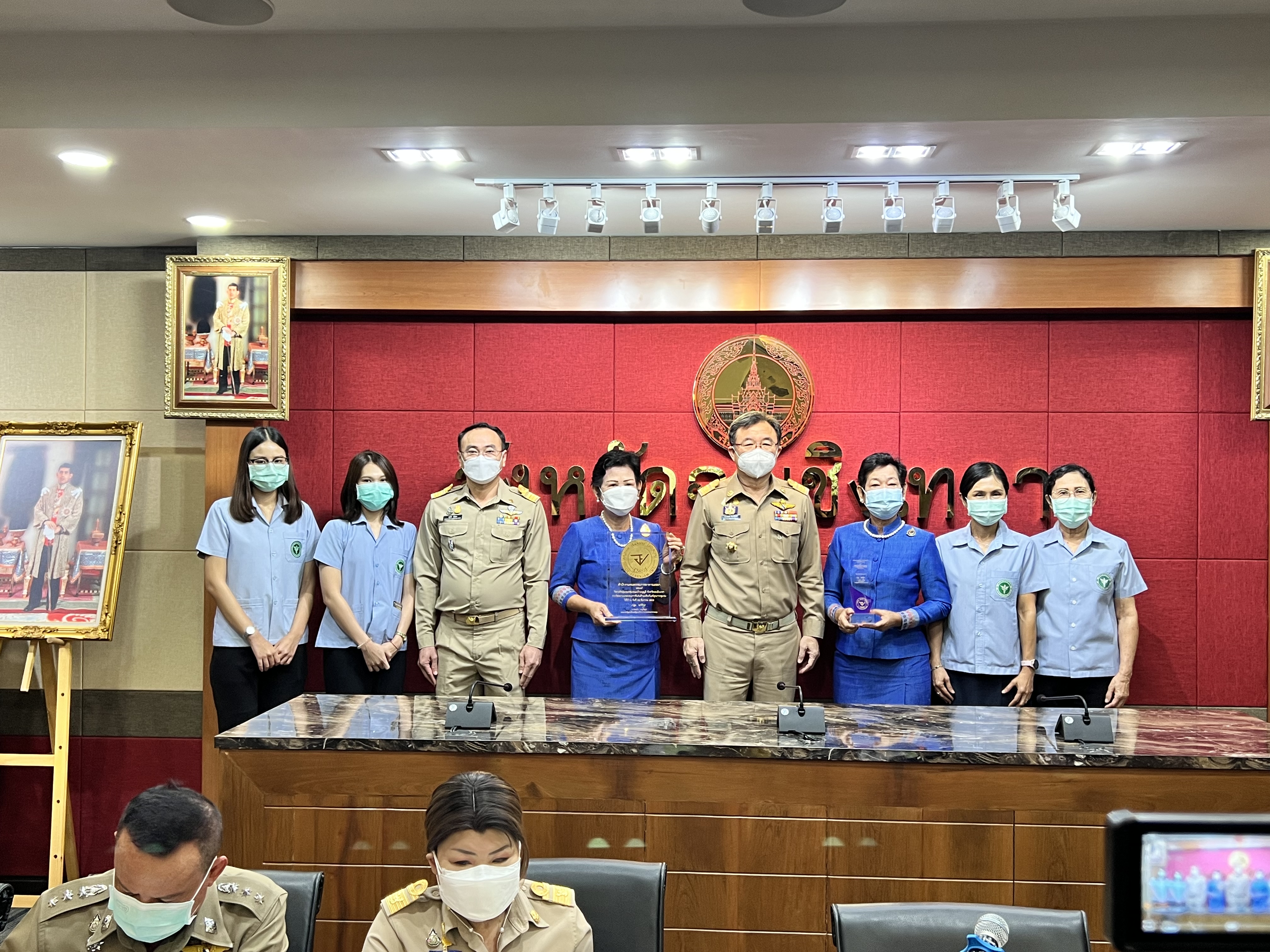 ??พช. แปดริ้วร่วมประชุมหัวหน้าส่วนจังหวัด – เชิดชูเกียรติ สารสนเทศตำบลต้นแบบ ตำบลท่าข้าม อำเภอบางปะกง