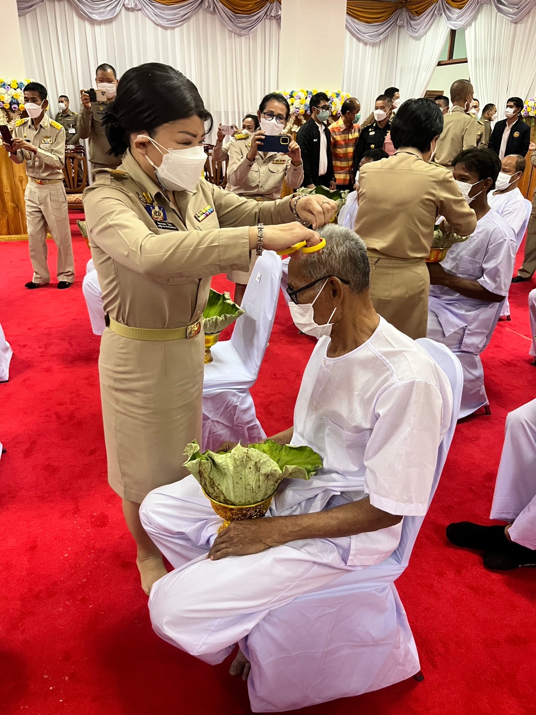 ??พช. ฉะเชิงเทรา ร่วมพิธีบรรพชาอุปสมบท 99 รูป ถวายพระพรชัยมงคล แด่สมเด็จพระเจ้าลูกเธอ เจ้าฟ้าพัชรกิติยาภาฯ