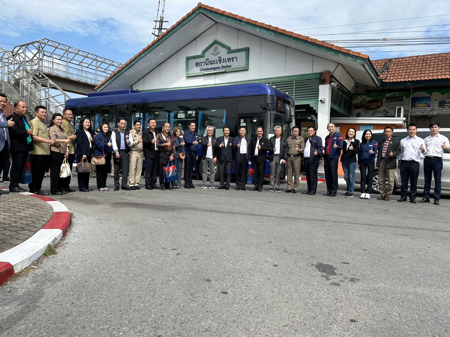 ??พช. ฉะเชิงเทรา ร่วมทริป “ อิ่มบุญ อิ่มอร่อย ช้อปคุ้ม เสริมสิริมงคล ไปกับขบวนรถ KIHA 183”