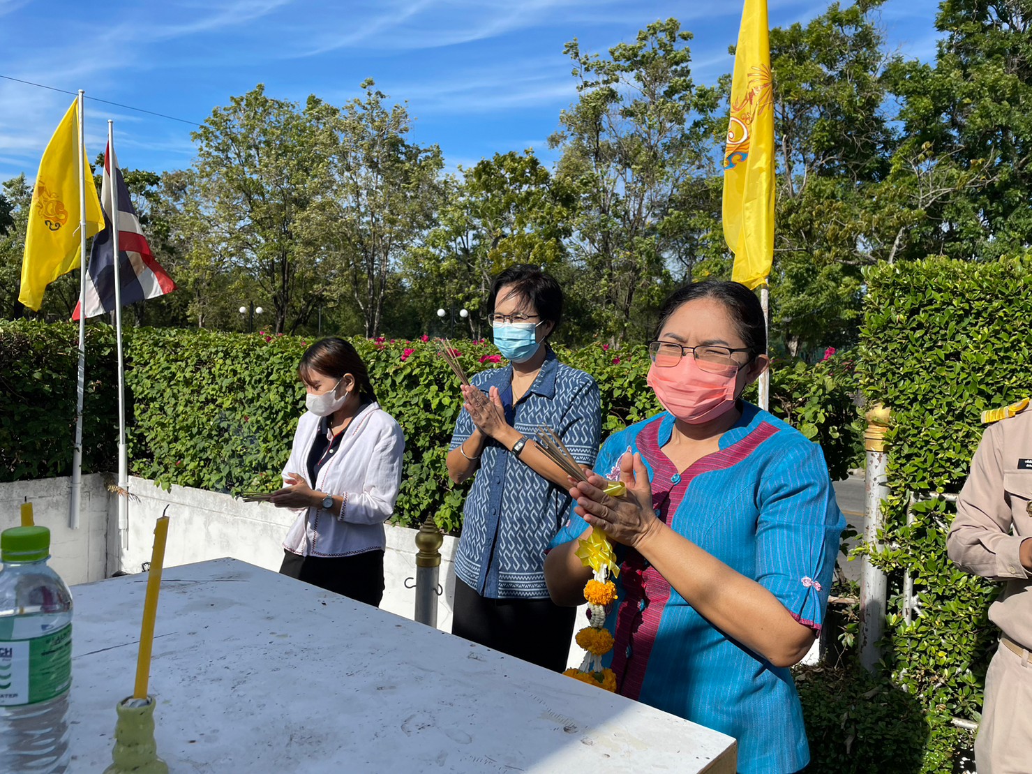 ??พช. ฉะเชิงเทรา ต้อนรับน้องใหม่ สักการะสิ่งศักดิ์สิทธิ์ ศาลากลางจังหวัดฉะเชิงเทรา