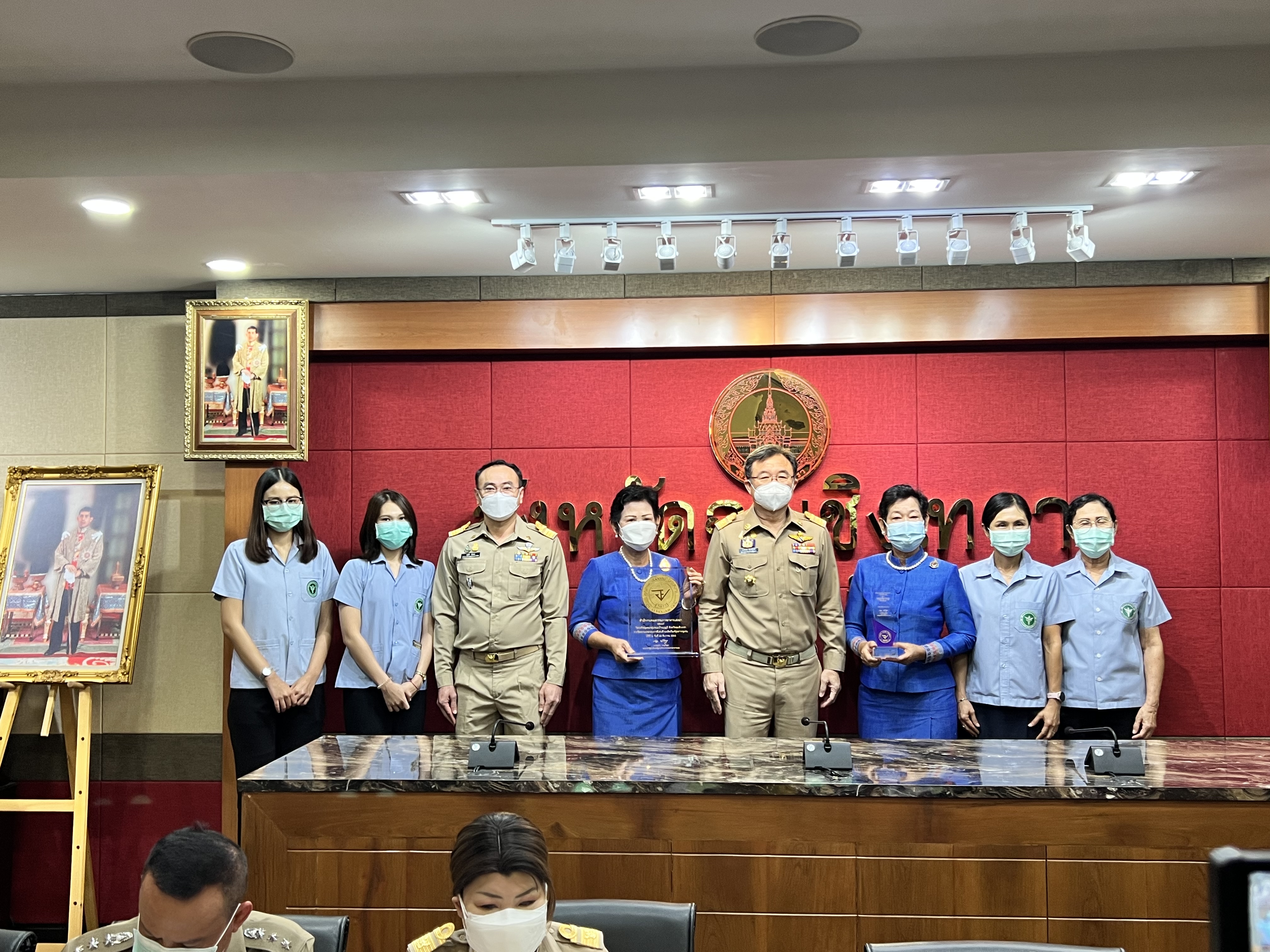 ??พช. แปดริ้วร่วมประชุมหัวหน้าส่วนจังหวัด – เชิดชูเกียรติ สารสนเทศตำบลต้นแบบ ตำบลท่าข้าม อำเภอบางปะกง