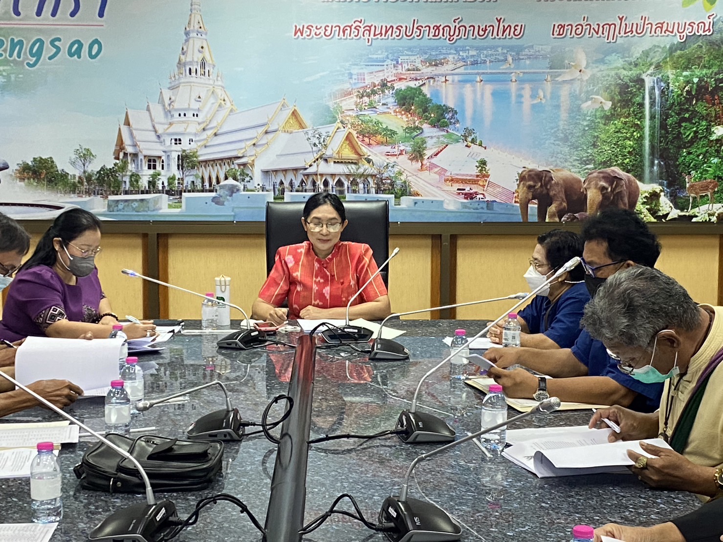 ?? พช. ฉะเชิงเทรา จัดประชุมคณะกรรมการชมรมผู้นำอาสาพัฒนาชุมชน (ผู้นำ อช.)