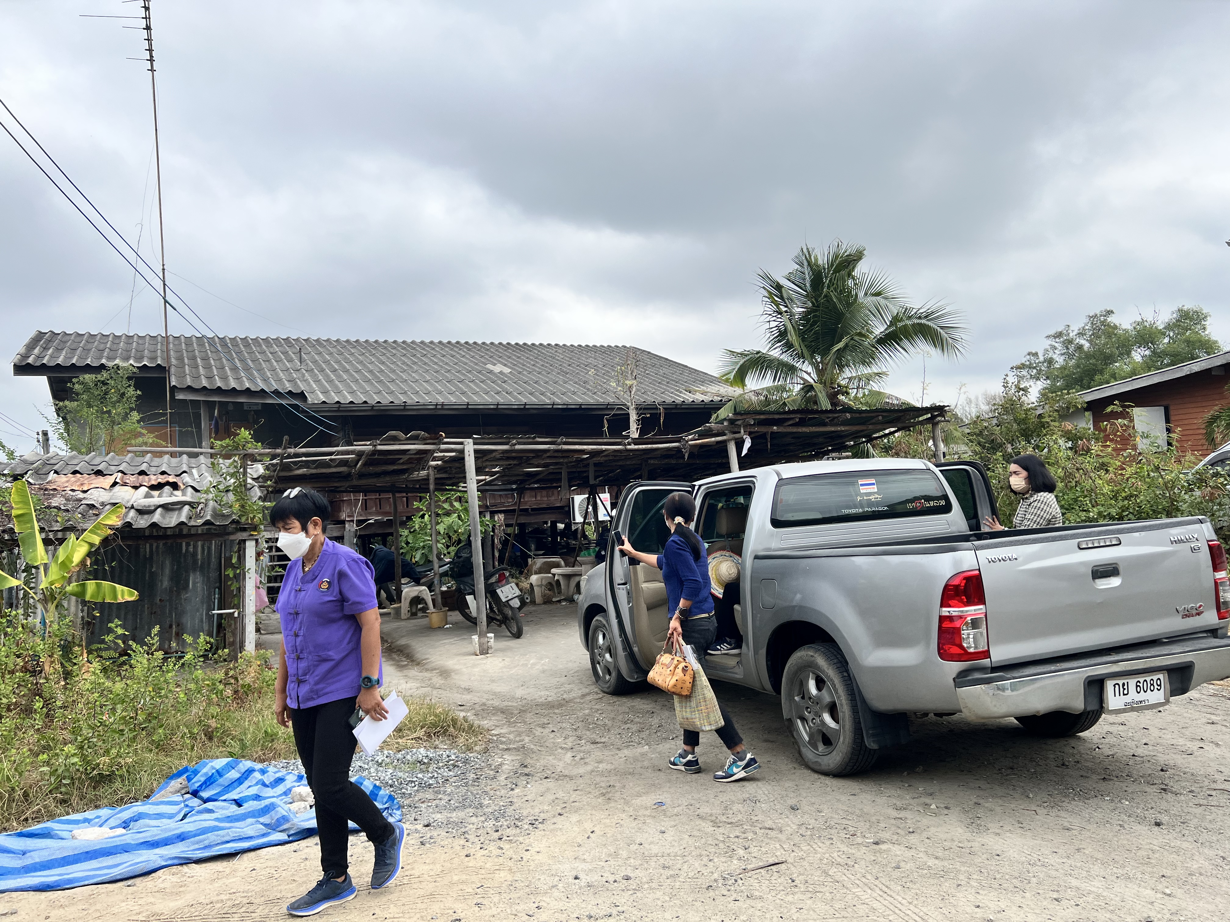 ??พช. ฉะเชิงเทรา ลงพื้นที่เตรียมความพร้อมส่งมอบบ้านโครงการบ้านห่วงใยจากใจ GLO ประจำปี 2565