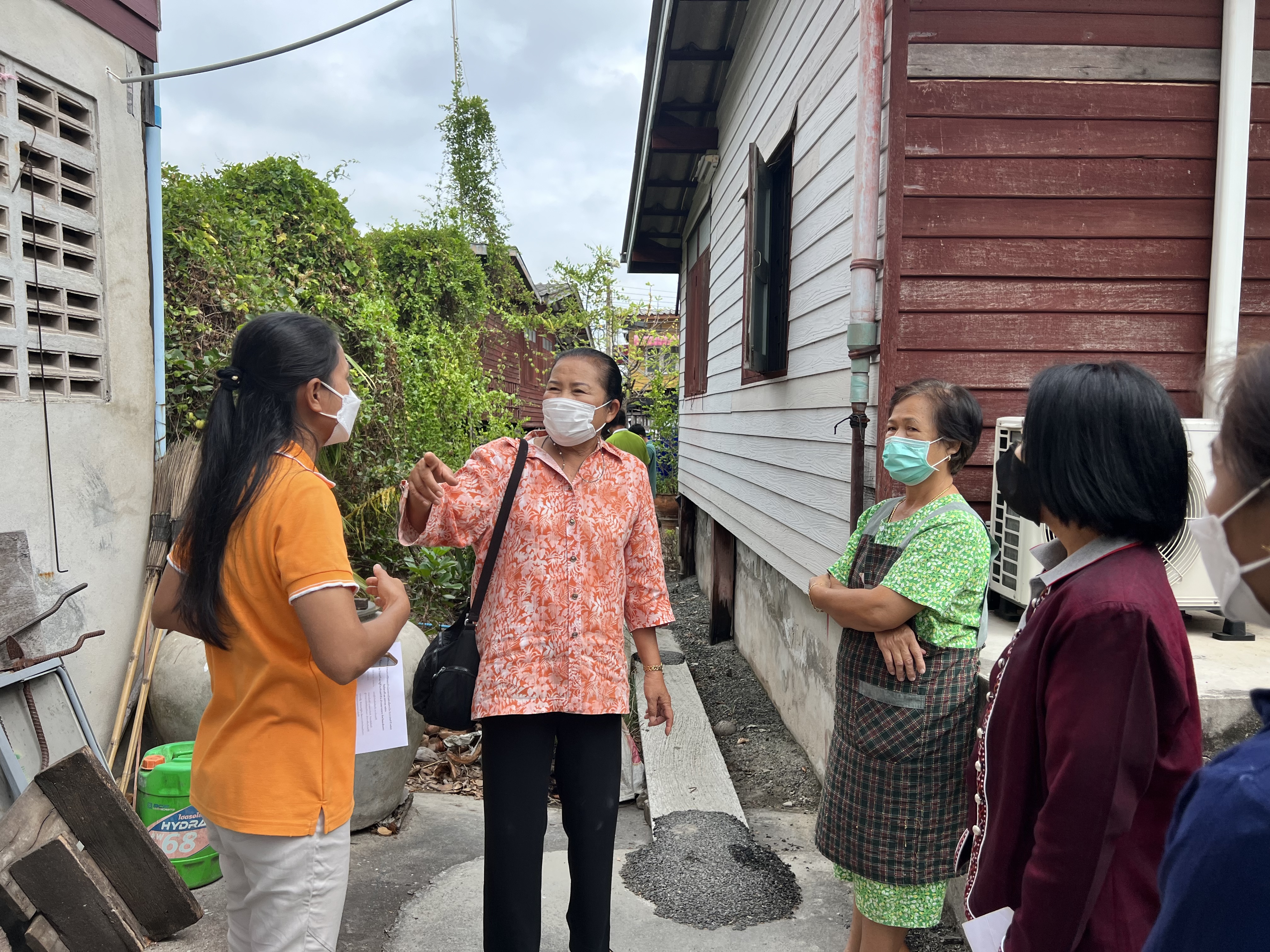 ??พช. ฉะเชิงเทรา ลงพื้นที่เตรียมความพร้อมส่งมอบบ้านโครงการบ้านห่วงใยจากใจ GLO ประจำปี 2565