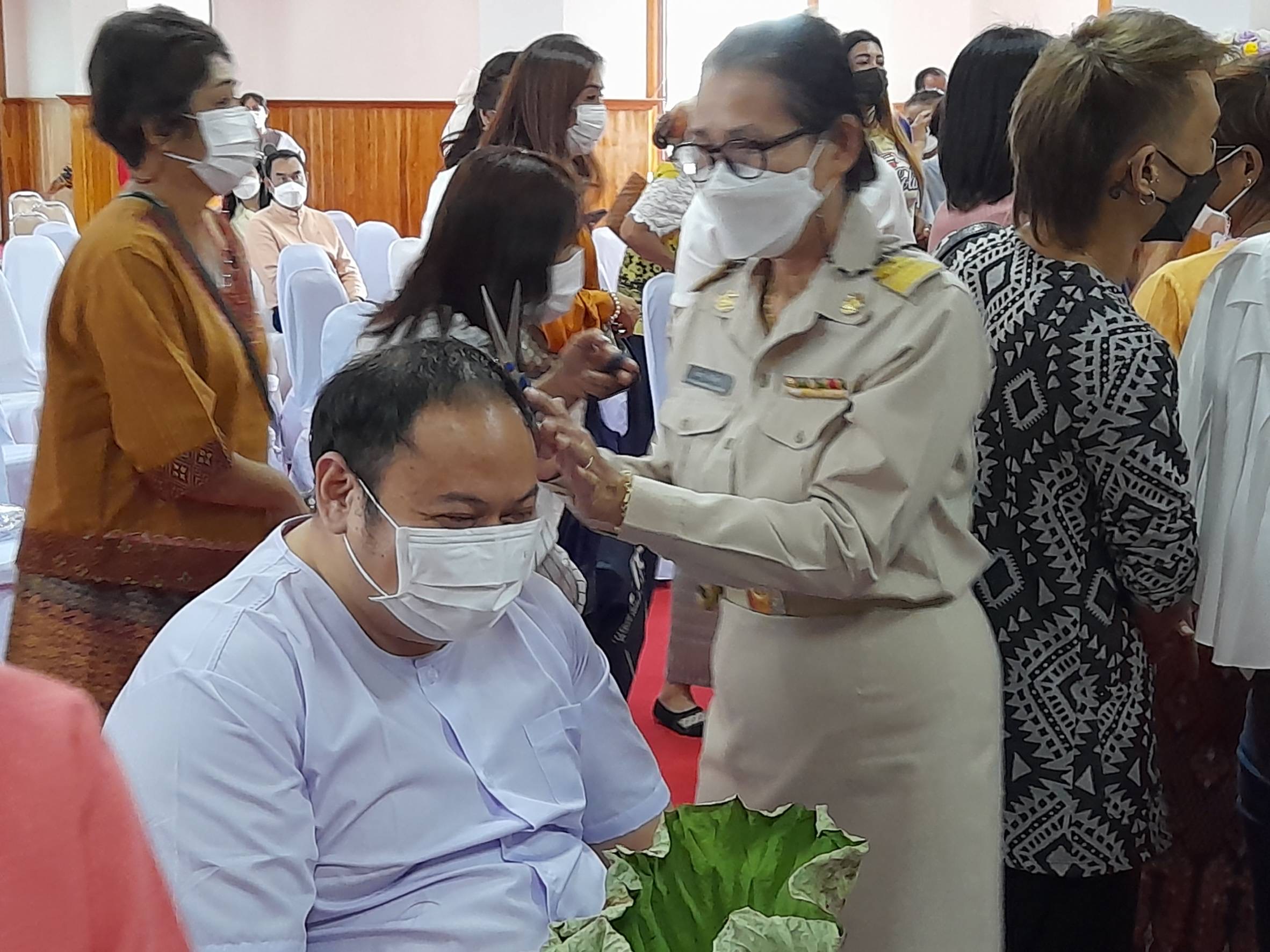 ??พช. ฉะเชิงเทรา ร่วมพิธีบรรพชาอุปสมบท 99 รูป ถวายพระพรชัยมงคล แด่สมเด็จพระเจ้าลูกเธอ เจ้าฟ้าพัชรกิติยาภาฯ