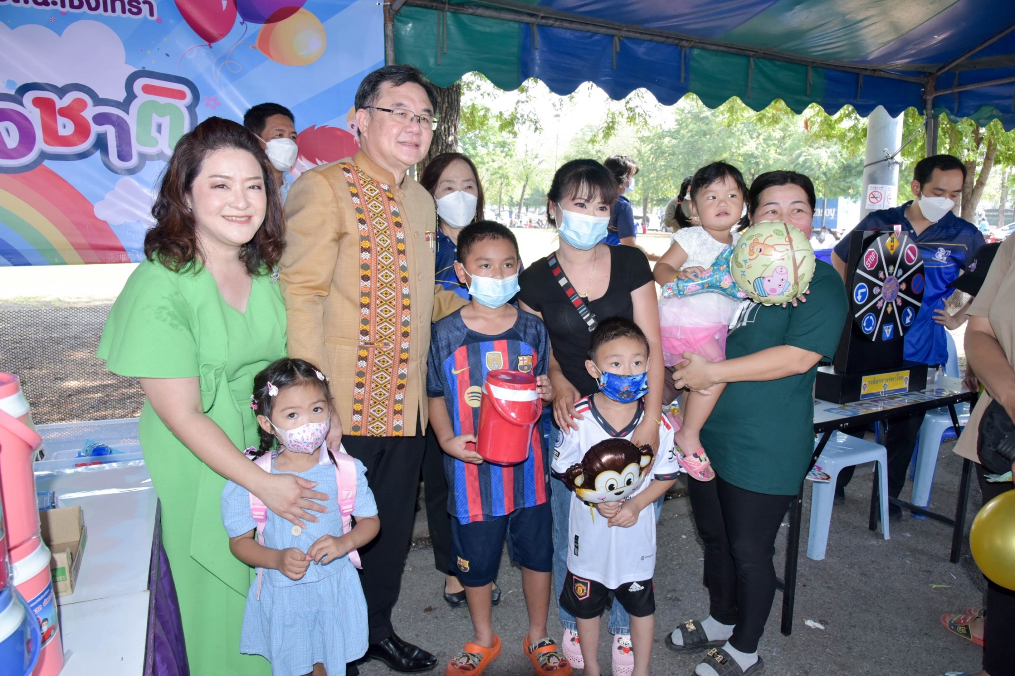 ?? พช. ฉะเชิงเทรา ร่วมงานฉลองวันเด็กแห่งชาติ ส่งมอบทุนพัฒนาเด็กชนบทฯ 30,000 บาท !!