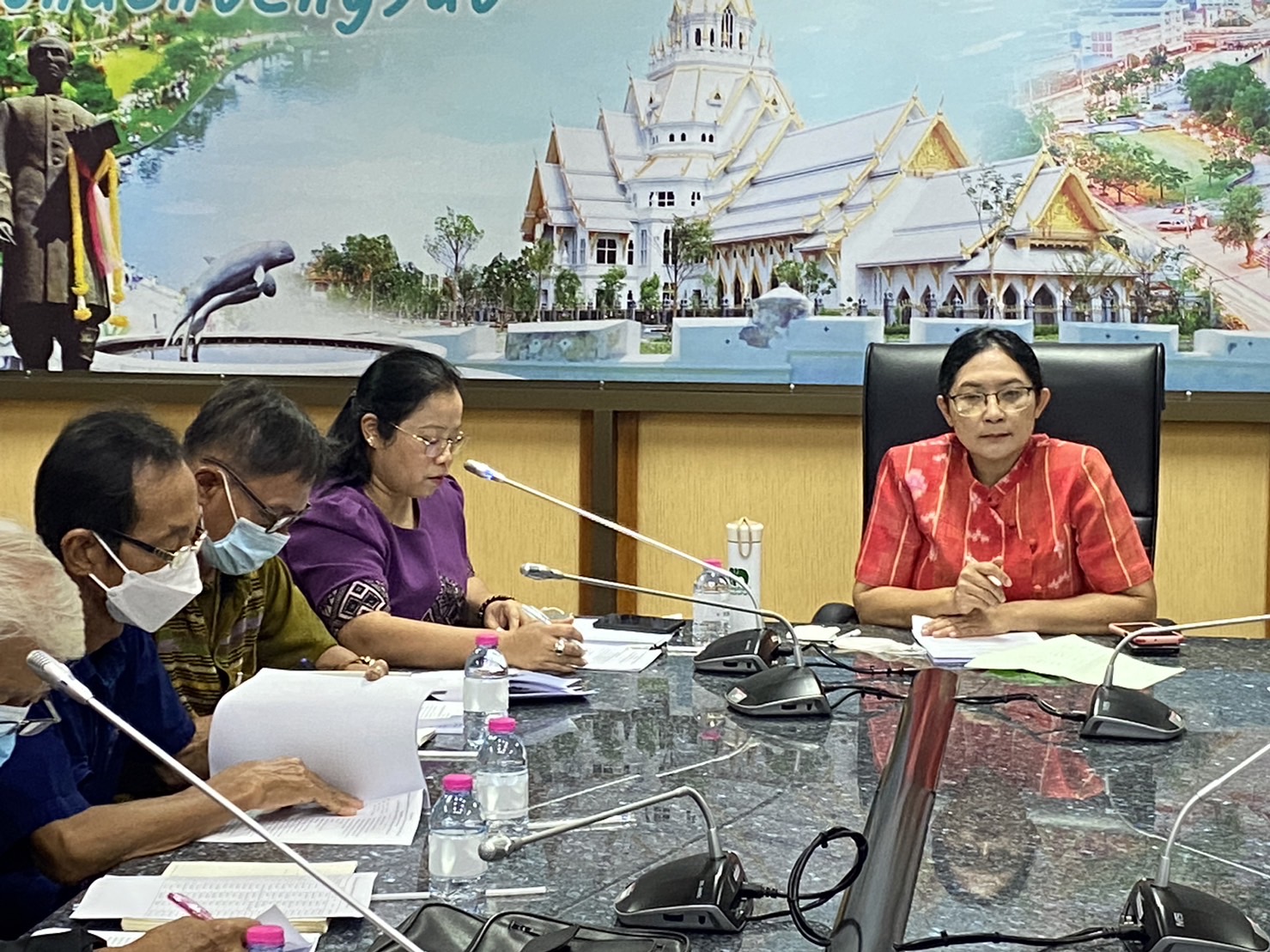 ?? พช. ฉะเชิงเทรา จัดประชุมคณะกรรมการชมรมผู้นำอาสาพัฒนาชุมชน (ผู้นำ อช.)