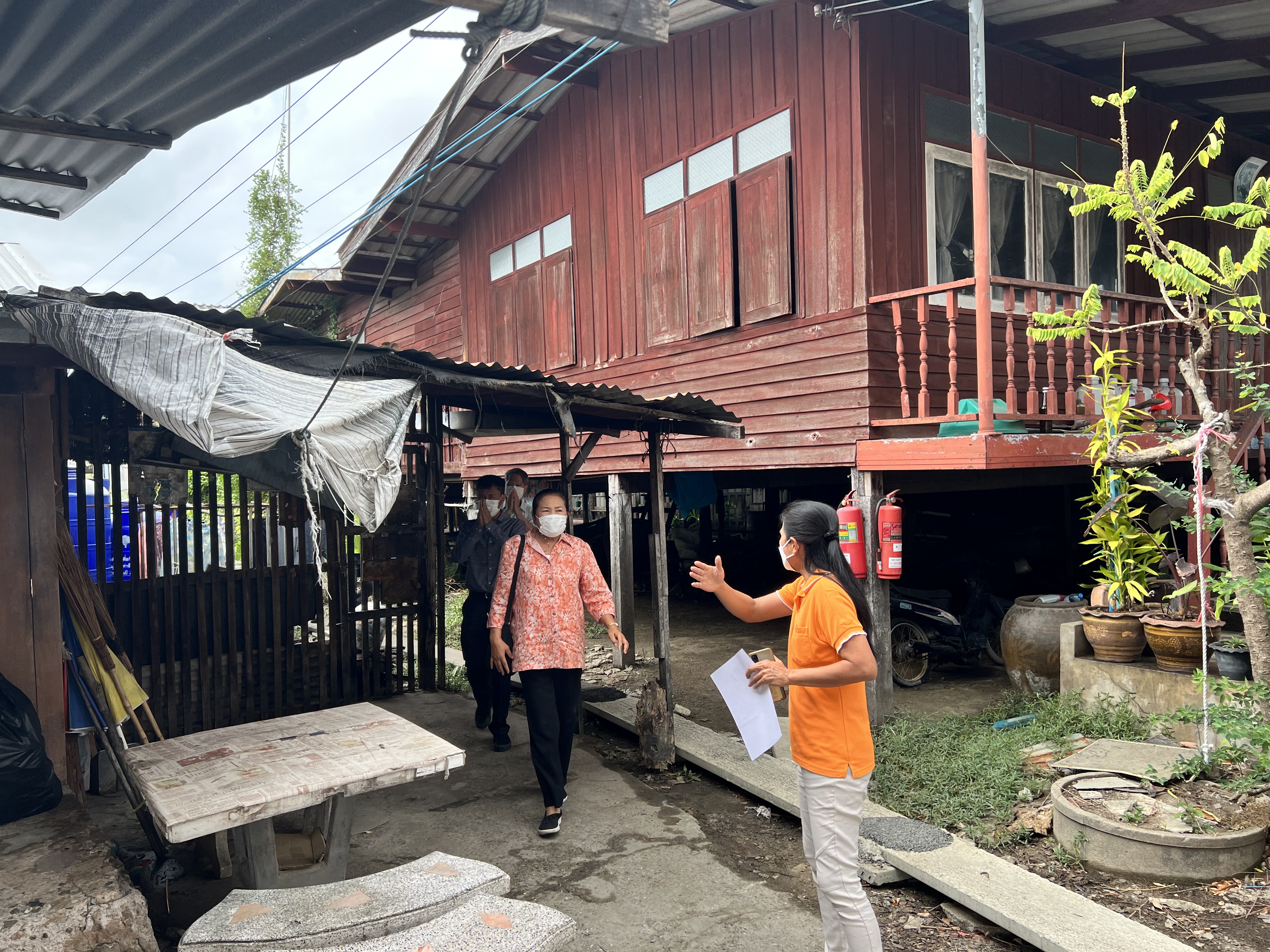 ??พช. ฉะเชิงเทรา ลงพื้นที่เตรียมความพร้อมส่งมอบบ้านโครงการบ้านห่วงใยจากใจ GLO ประจำปี 2565