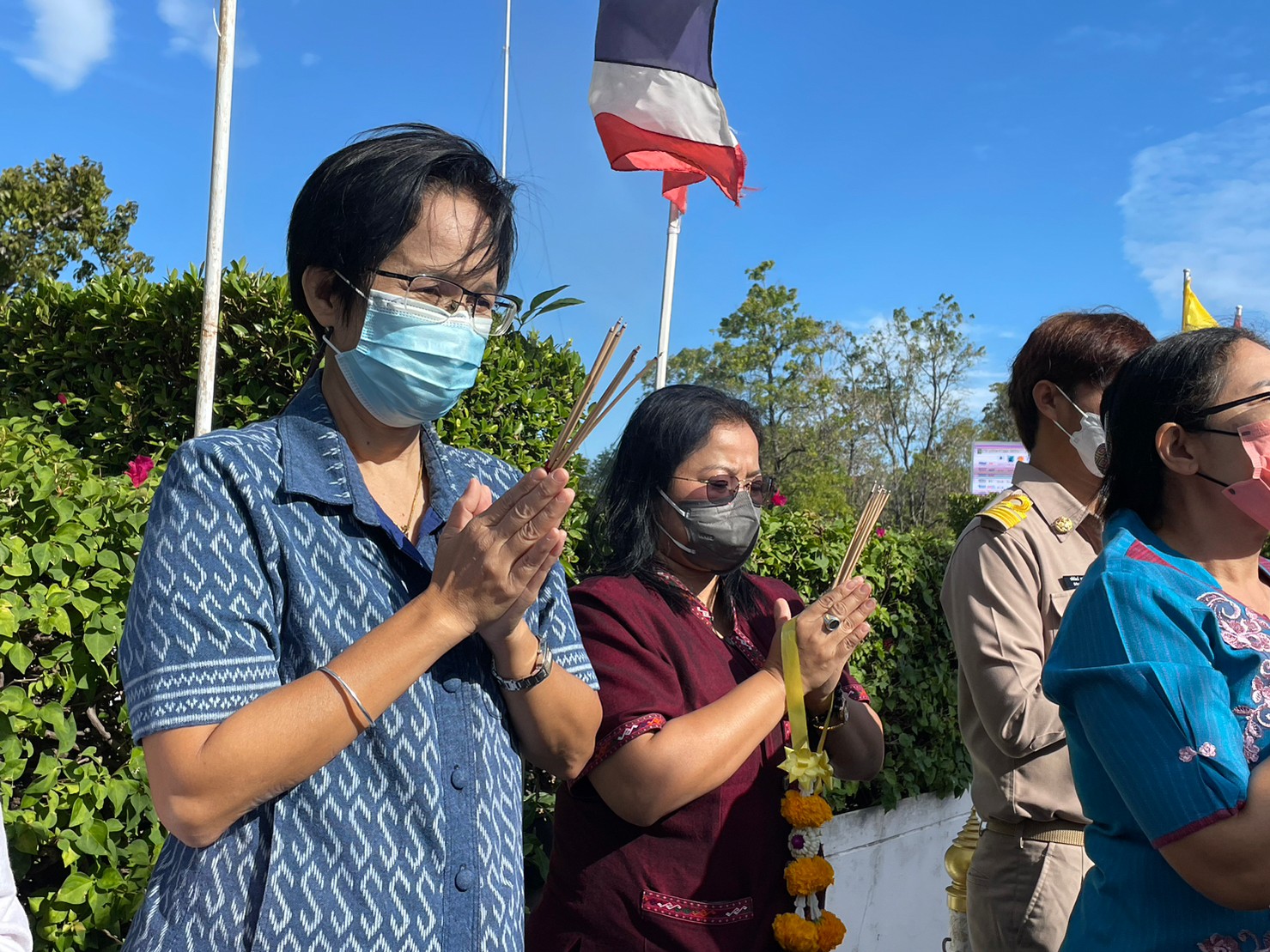 ??พช. ฉะเชิงเทรา ต้อนรับน้องใหม่ สักการะสิ่งศักดิ์สิทธิ์ ศาลากลางจังหวัดฉะเชิงเทรา