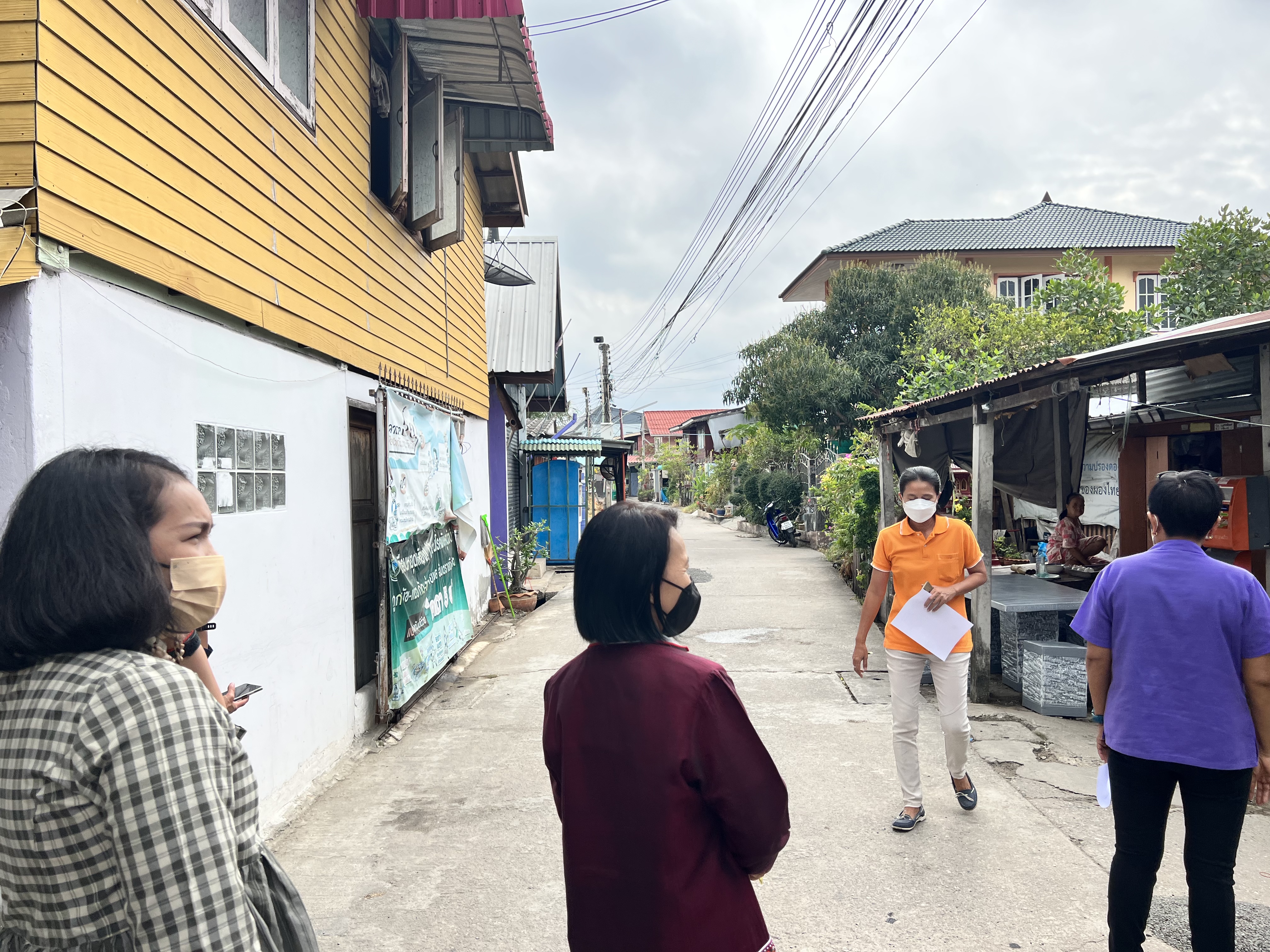 ??พช. ฉะเชิงเทรา ลงพื้นที่เตรียมความพร้อมส่งมอบบ้านโครงการบ้านห่วงใยจากใจ GLO ประจำปี 2565