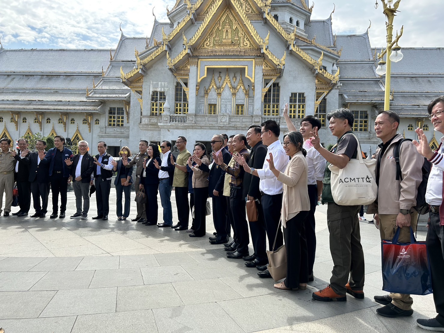 ??พช. ฉะเชิงเทรา ร่วมทริป “ อิ่มบุญ อิ่มอร่อย ช้อปคุ้ม เสริมสิริมงคล ไปกับขบวนรถ KIHA 183”