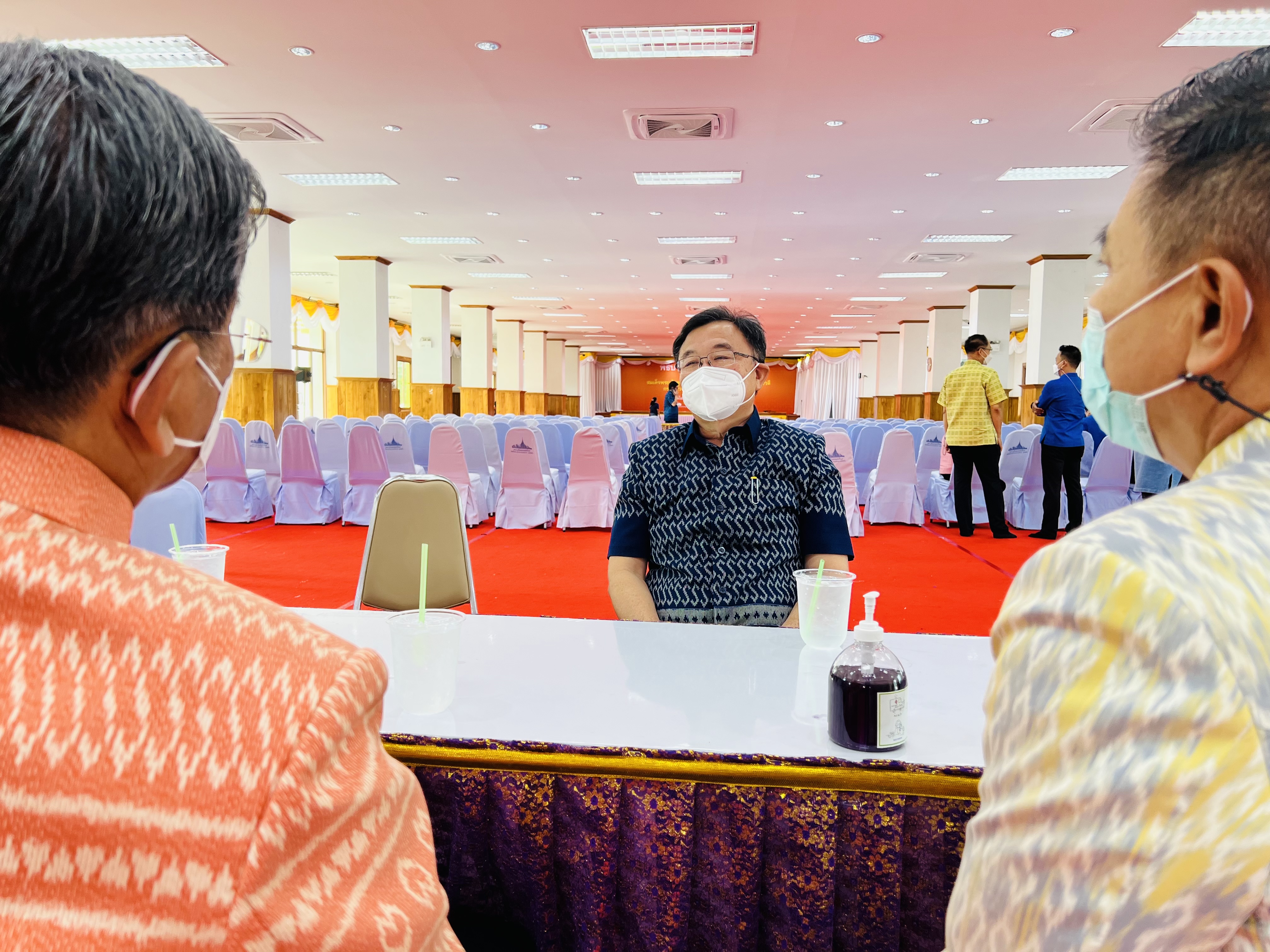 ??พช. ฉะเชิงเทรา ร่วมเป็นเจ้าภาพถวายปัจจัย ในพิธีบรรพชาอุปสมบท 99 รูป ถวายพระพรชัยมงคล แด่สมเด็จพระเจ้าลูกเธอ เจ้าฟ้าพัชรกิติยาภาฯ